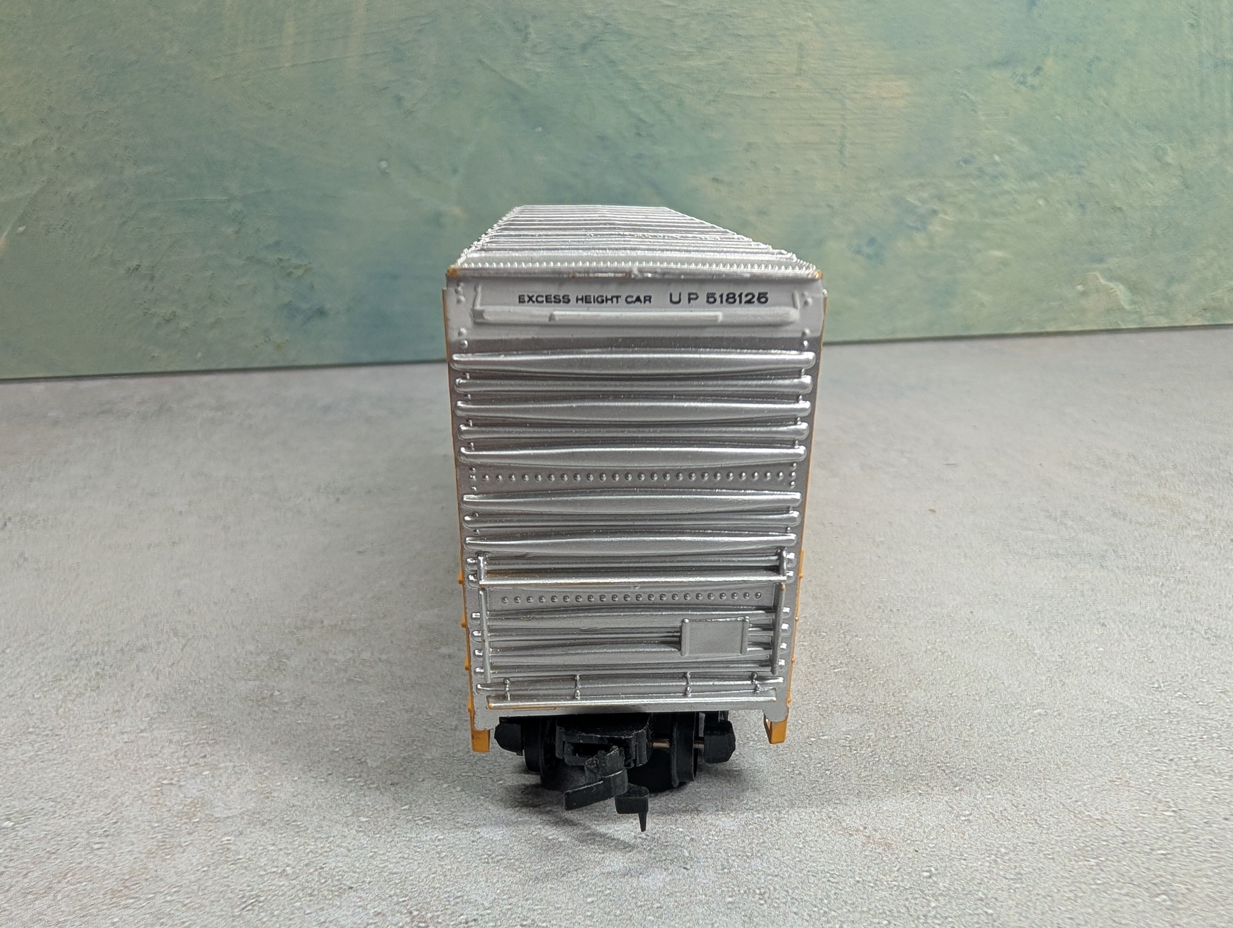 USED Bachmann HO Scale 40' Hi-Cube Box Car Union Pacific UP #518125