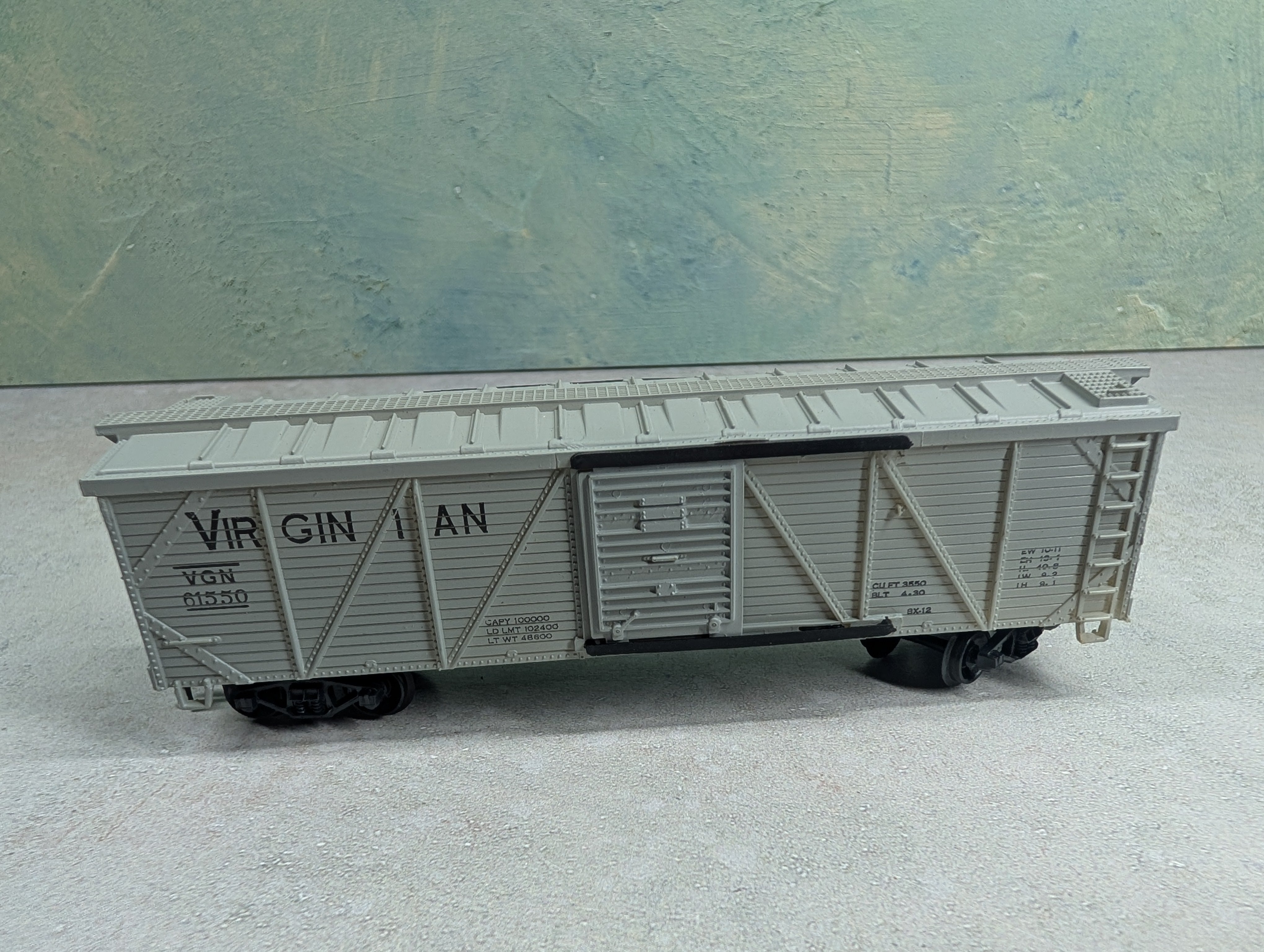USED HO Scale 42' Wooden Box Car Virginian VGN #61550