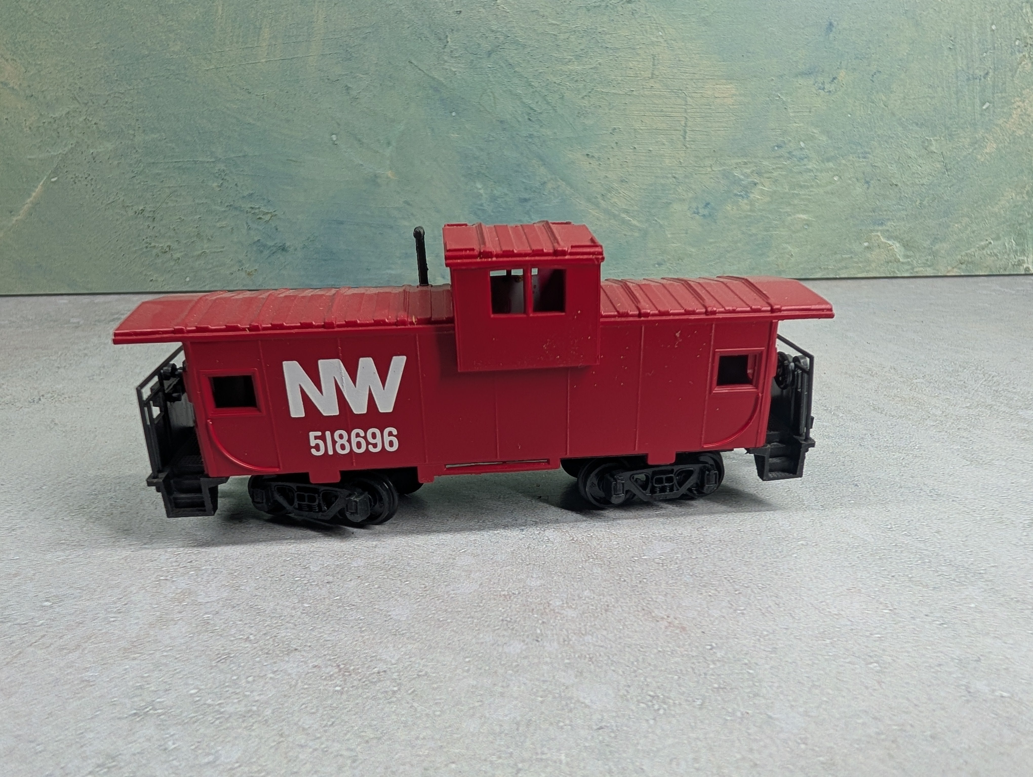 USED Bachmann HO Scale Wide Vision Caboose Norfolk & Western NW #518696