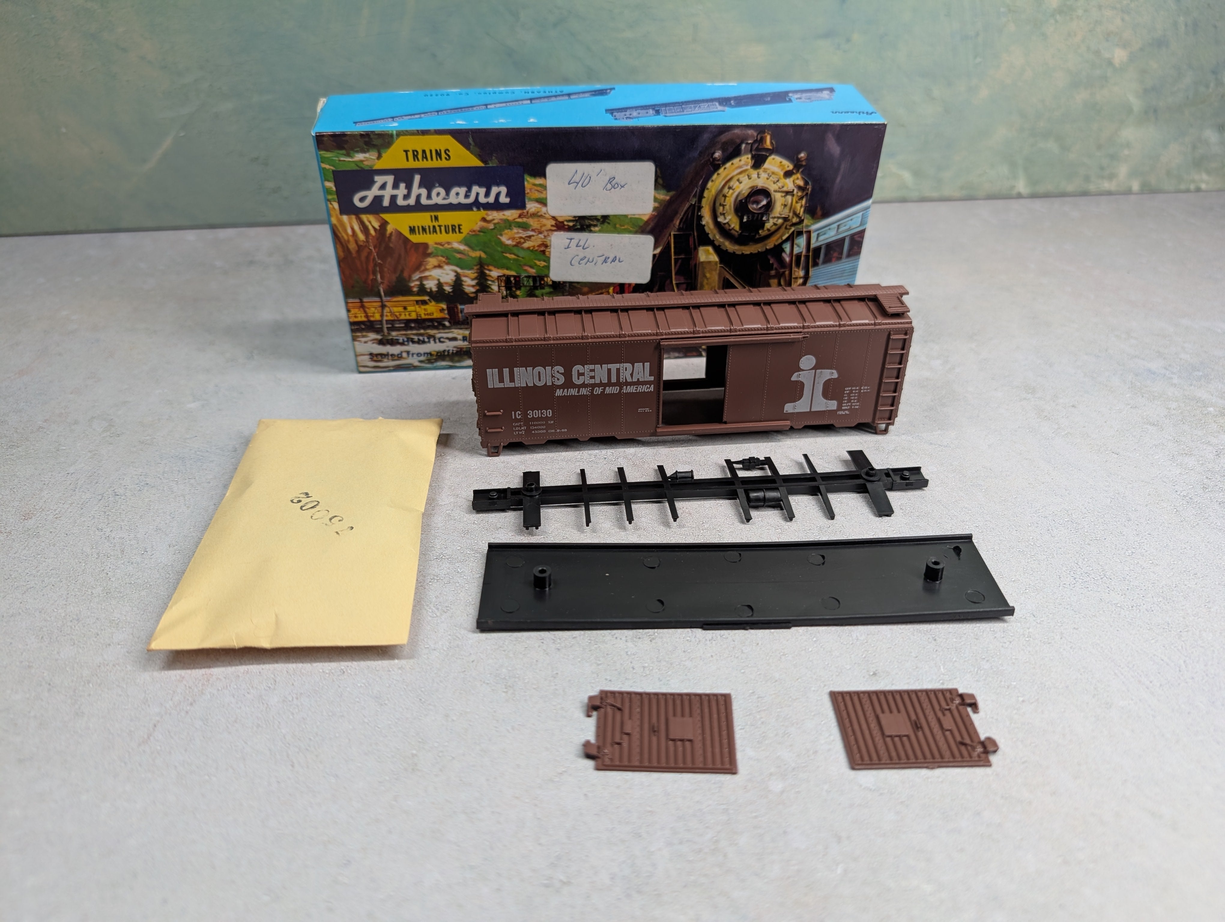 USED Athearn HO Scale 40' Box Car Illinois Central IC #30130 KIT