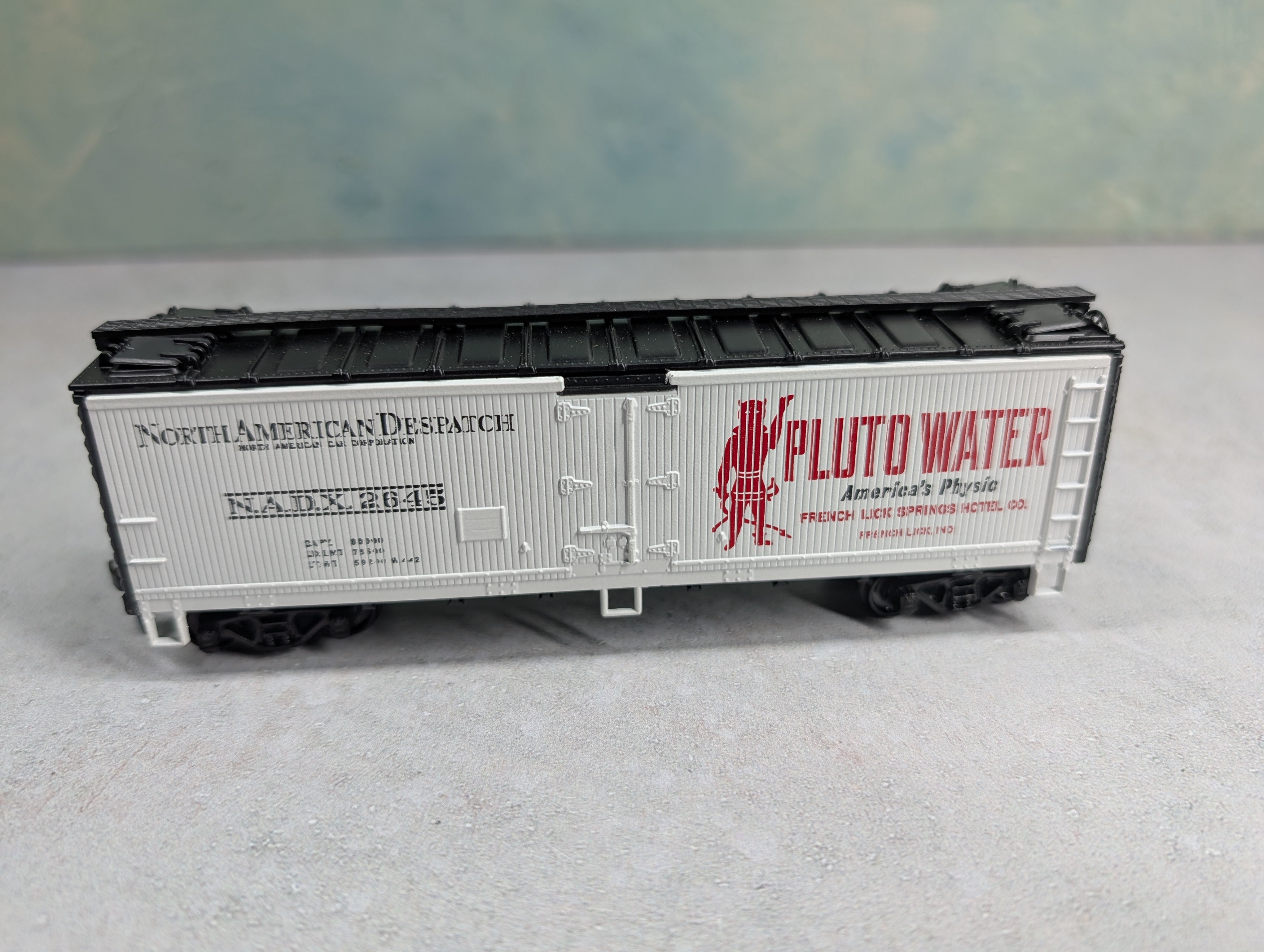USED Athearn HO Scale 40' Wooden Reefer Box Car Pluto Water NADX #2645