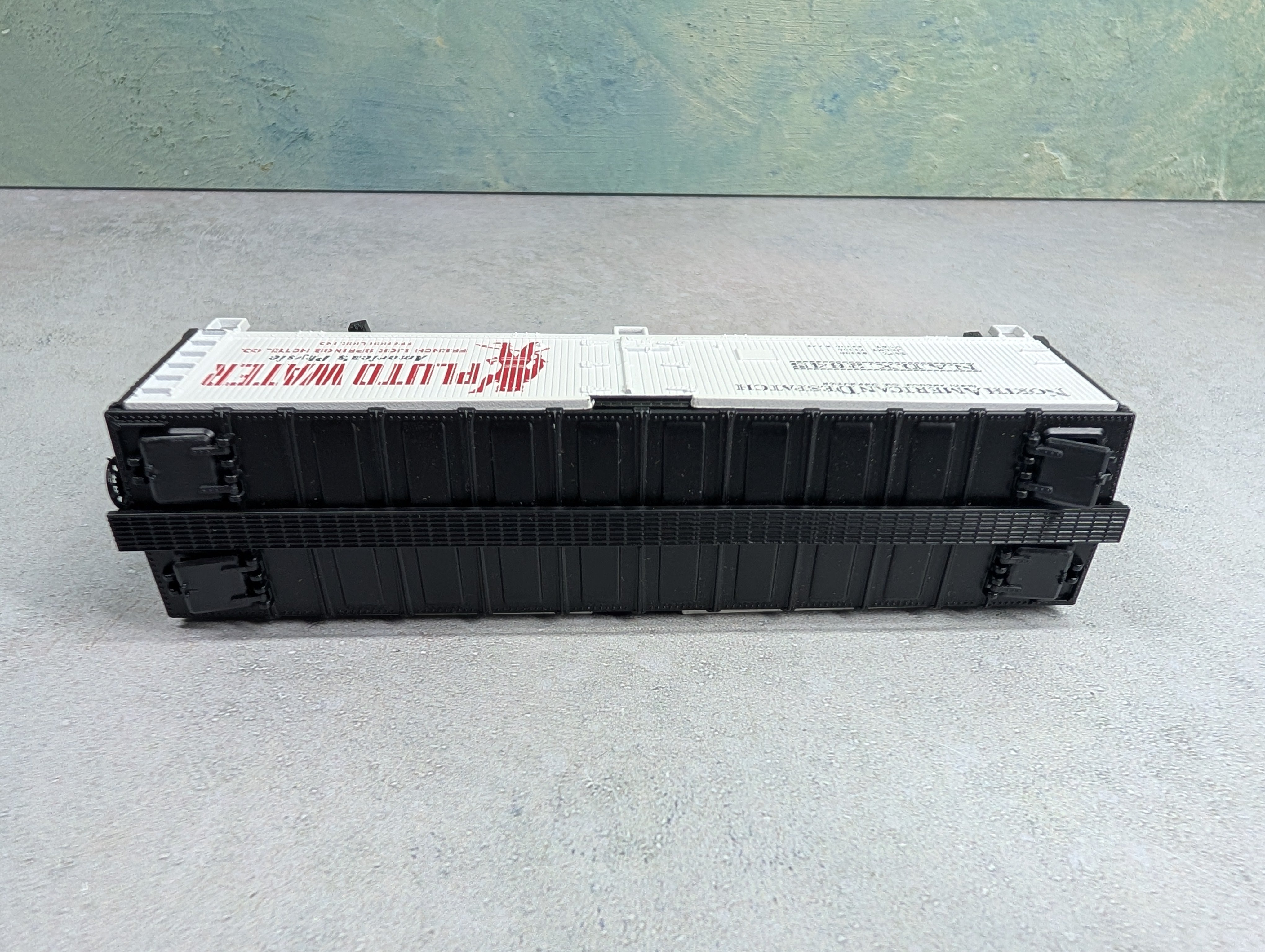 USED Athearn HO Scale 40' Wooden Reefer Box Car Pluto Water NADX #2645