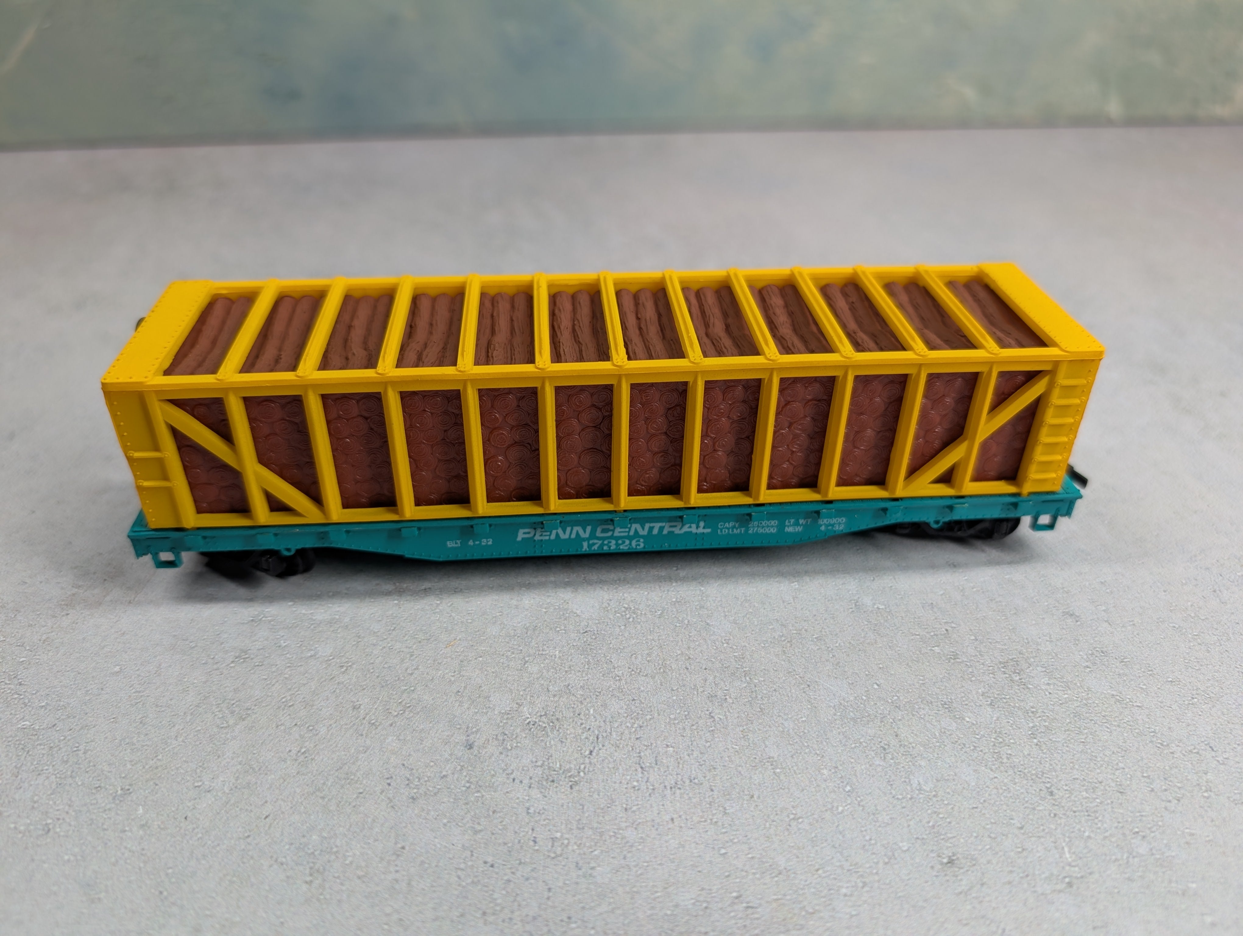 USED Bachmann HO Scale 51' Pulpwood Car Penn Central #17326