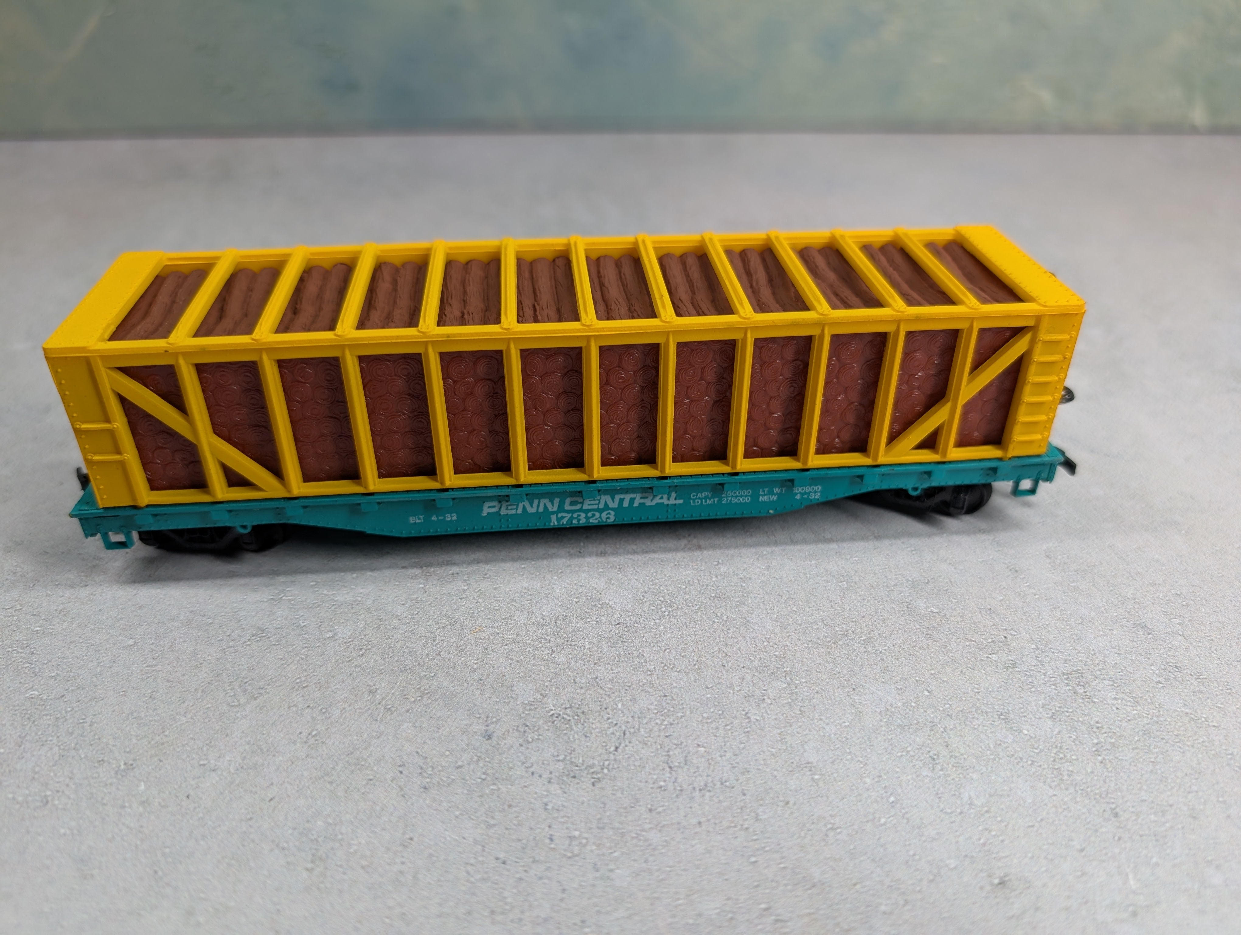 USED Bachmann HO Scale 51' Pulpwood Car Penn Central #17326