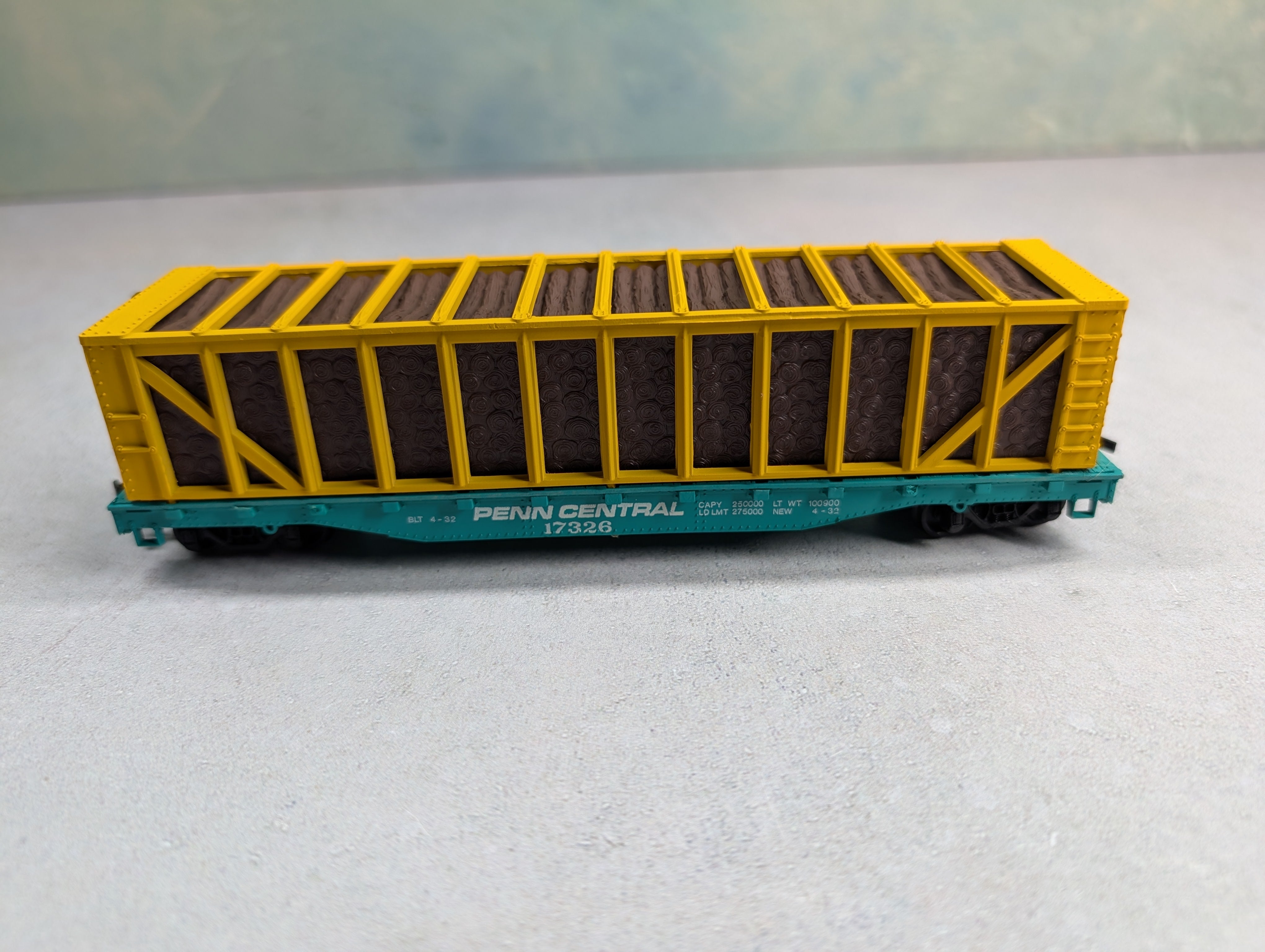 USED Bachmann HO Scale 51' Pulpwood Car Penn Central #17326