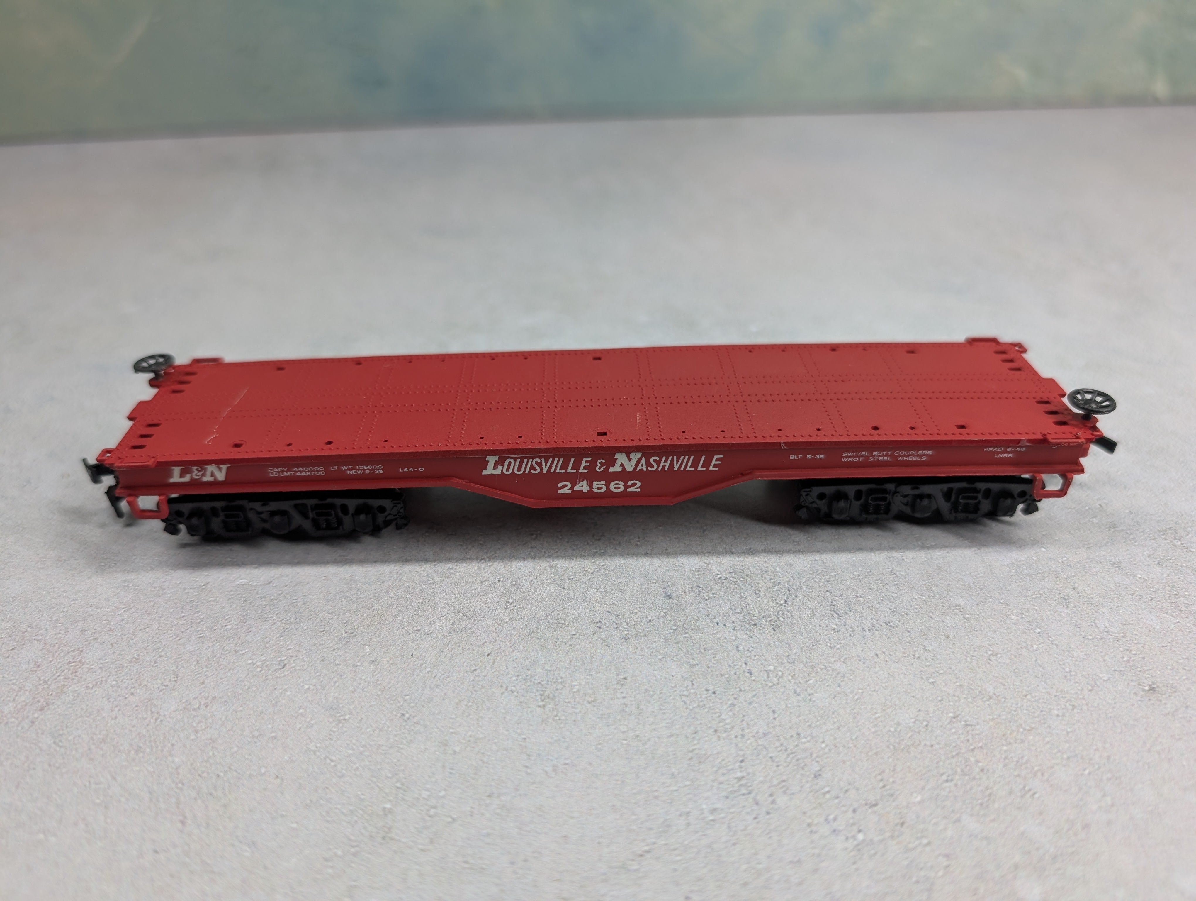 USED Bachmann HO Scale 50' Flat Car with Logs Louisville & Nashville L&N #24562