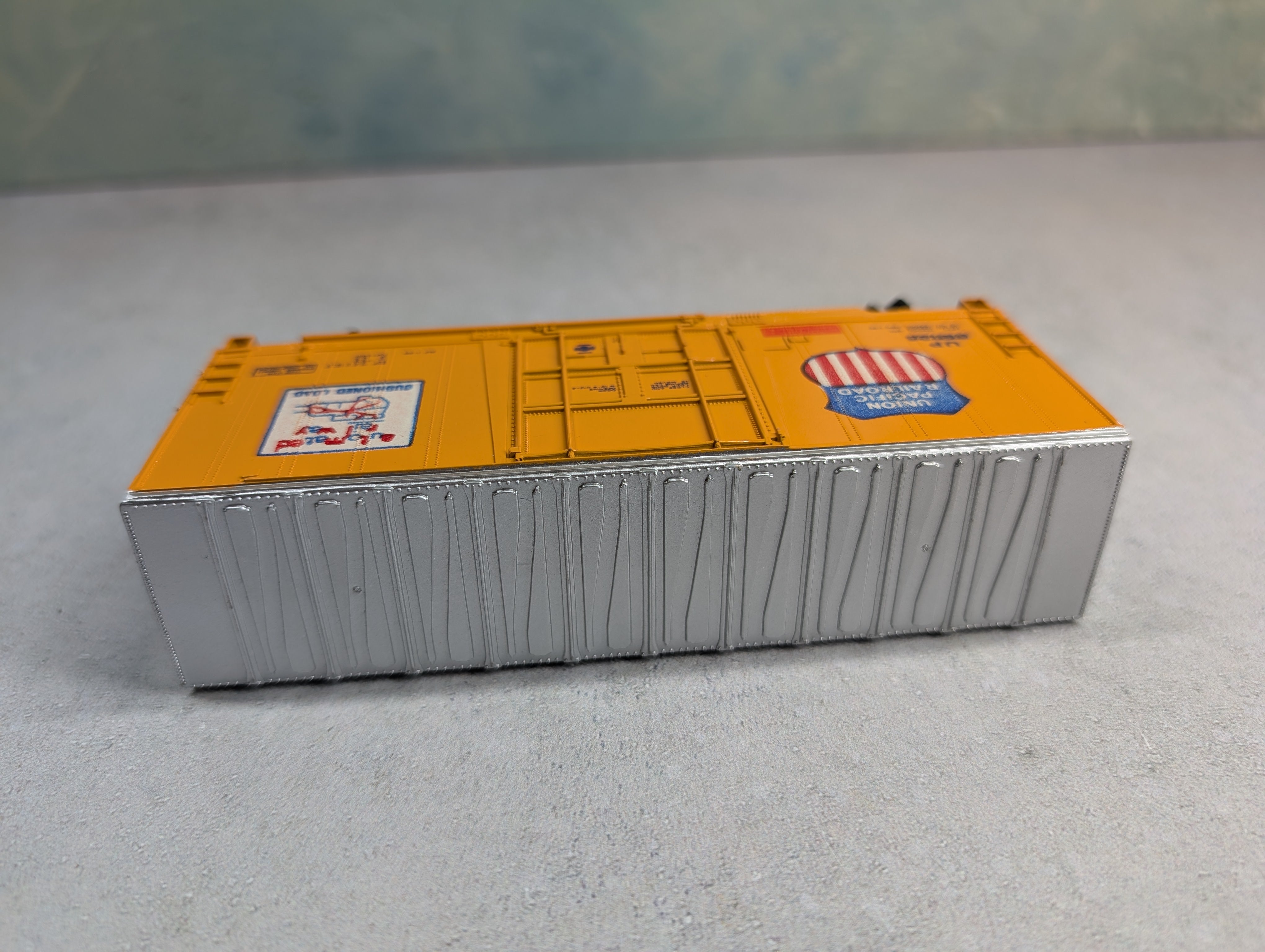 USED AHM HO Scale 41' Hi-Cube Box Car Union Pacific UP #518125