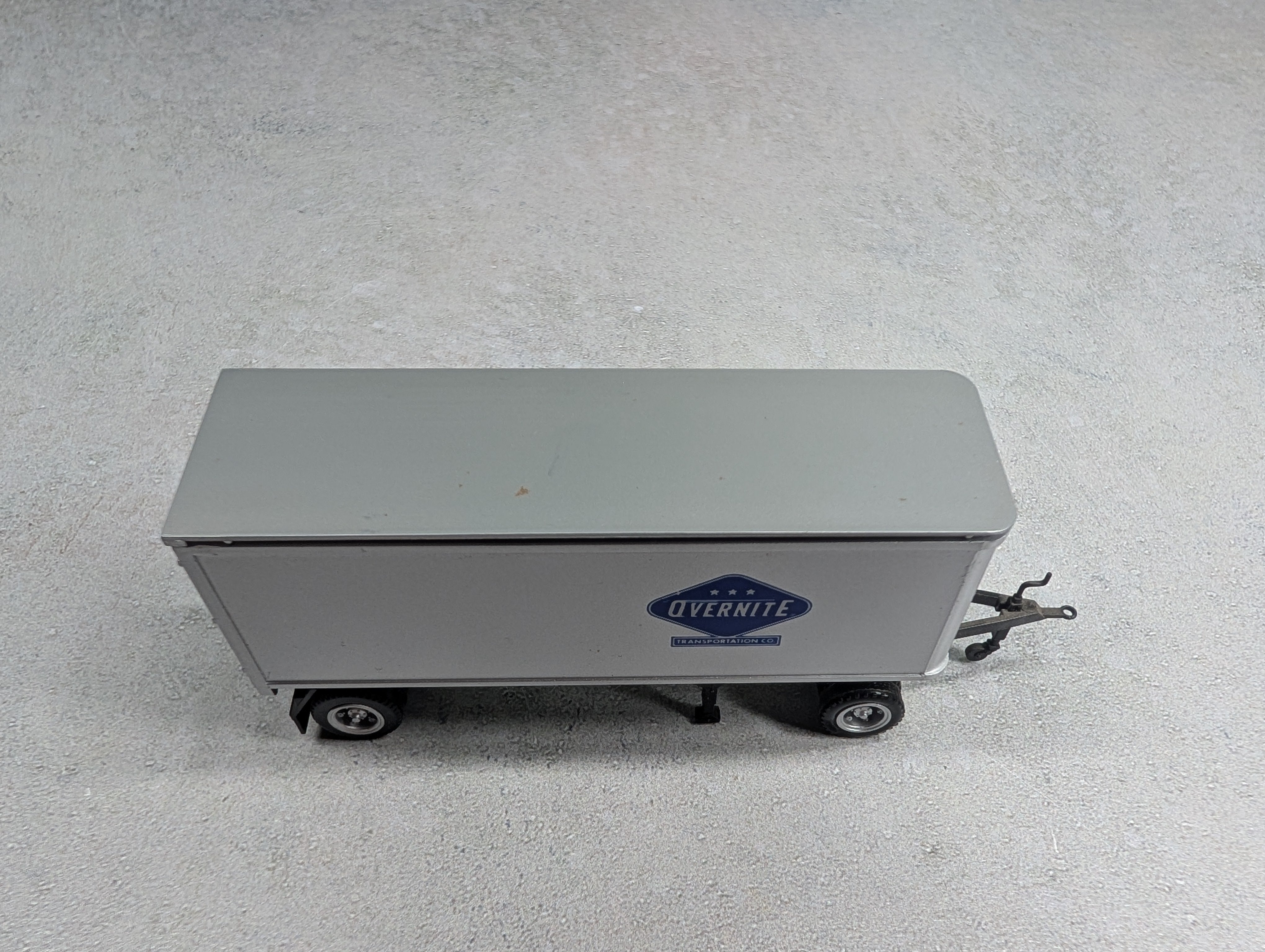 USED Con-Cor HO Scale 27' Trailer w/ Hitch Overnite Transportation