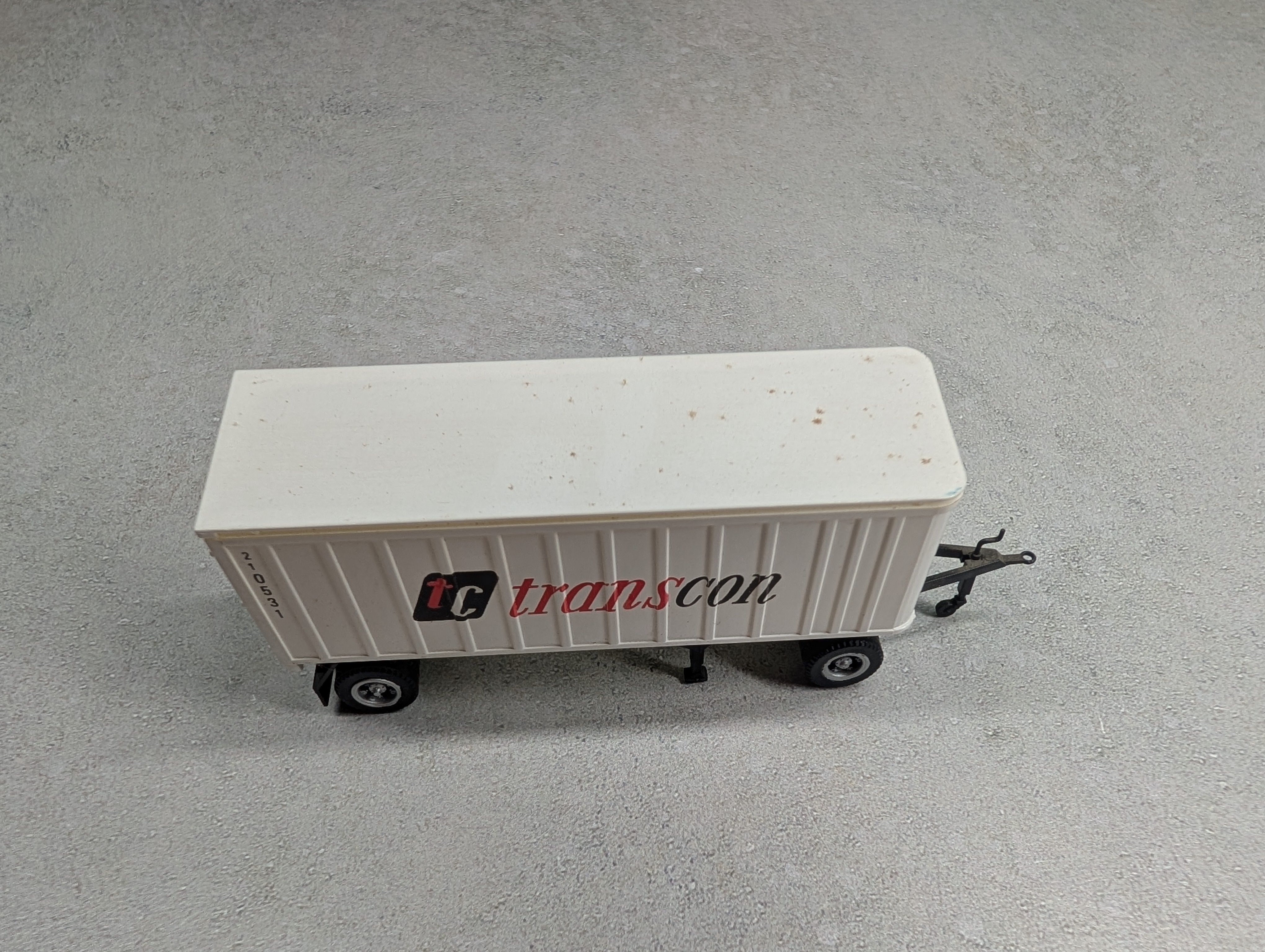 USED Con-Cor HO Scale 27' Trailer w/ Hitch Transcon
