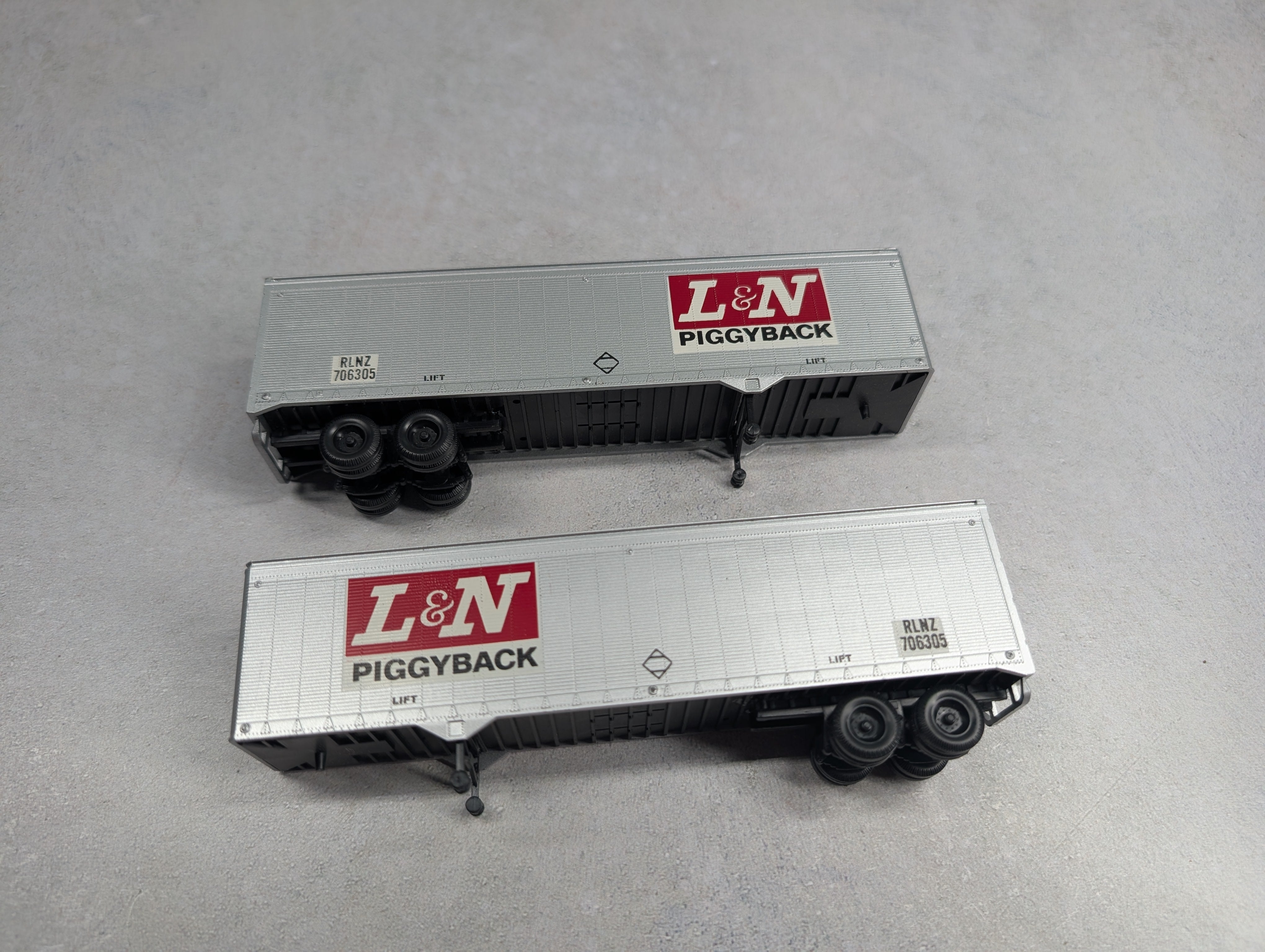 USED Athearn HO Scale 40' Trailers Louisville & Nashville RLNZ #706305 (2 pcs)