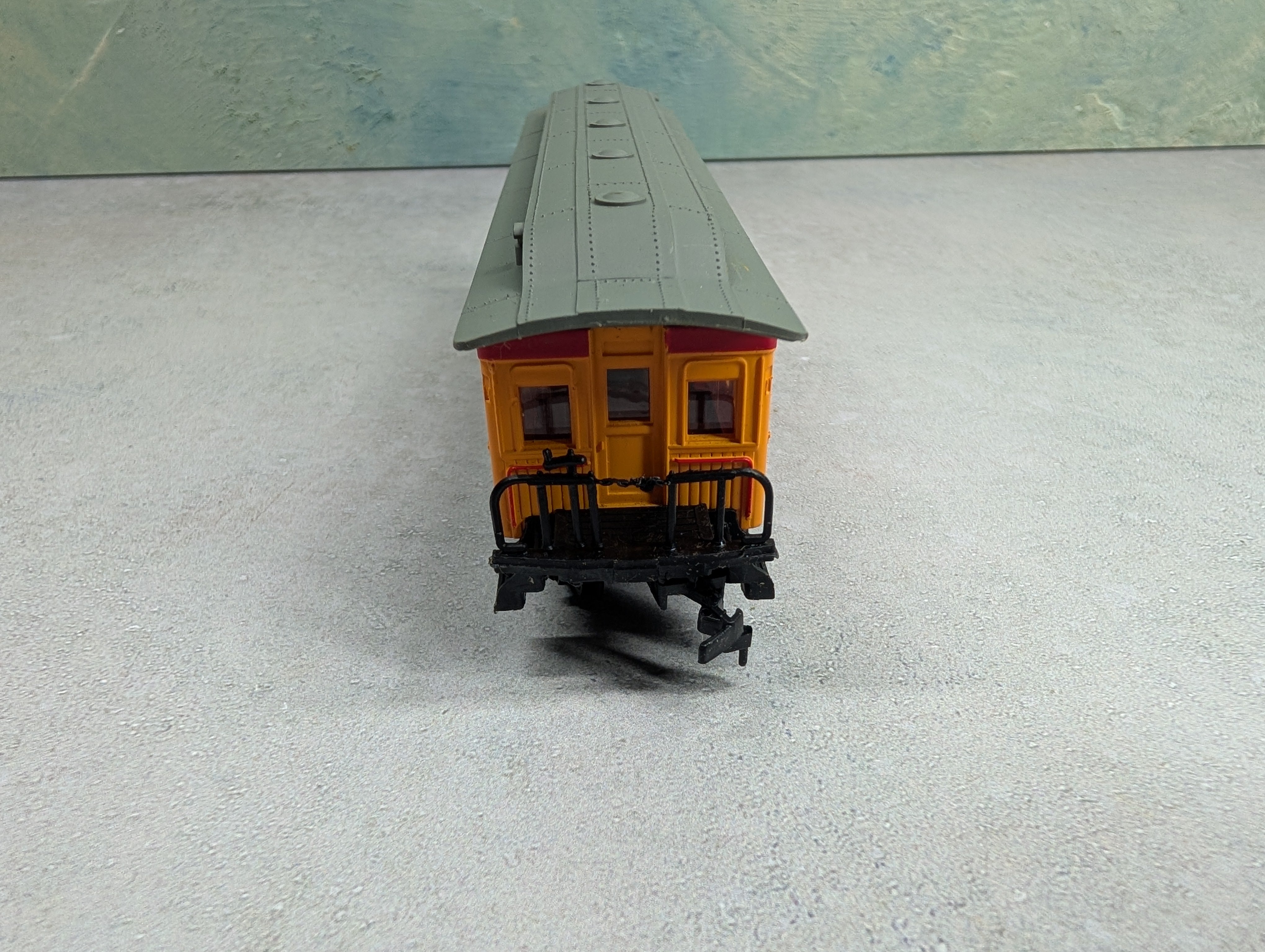 USED Bachmann HO Scale 47' Old Time Combine Union Pacific RR #9