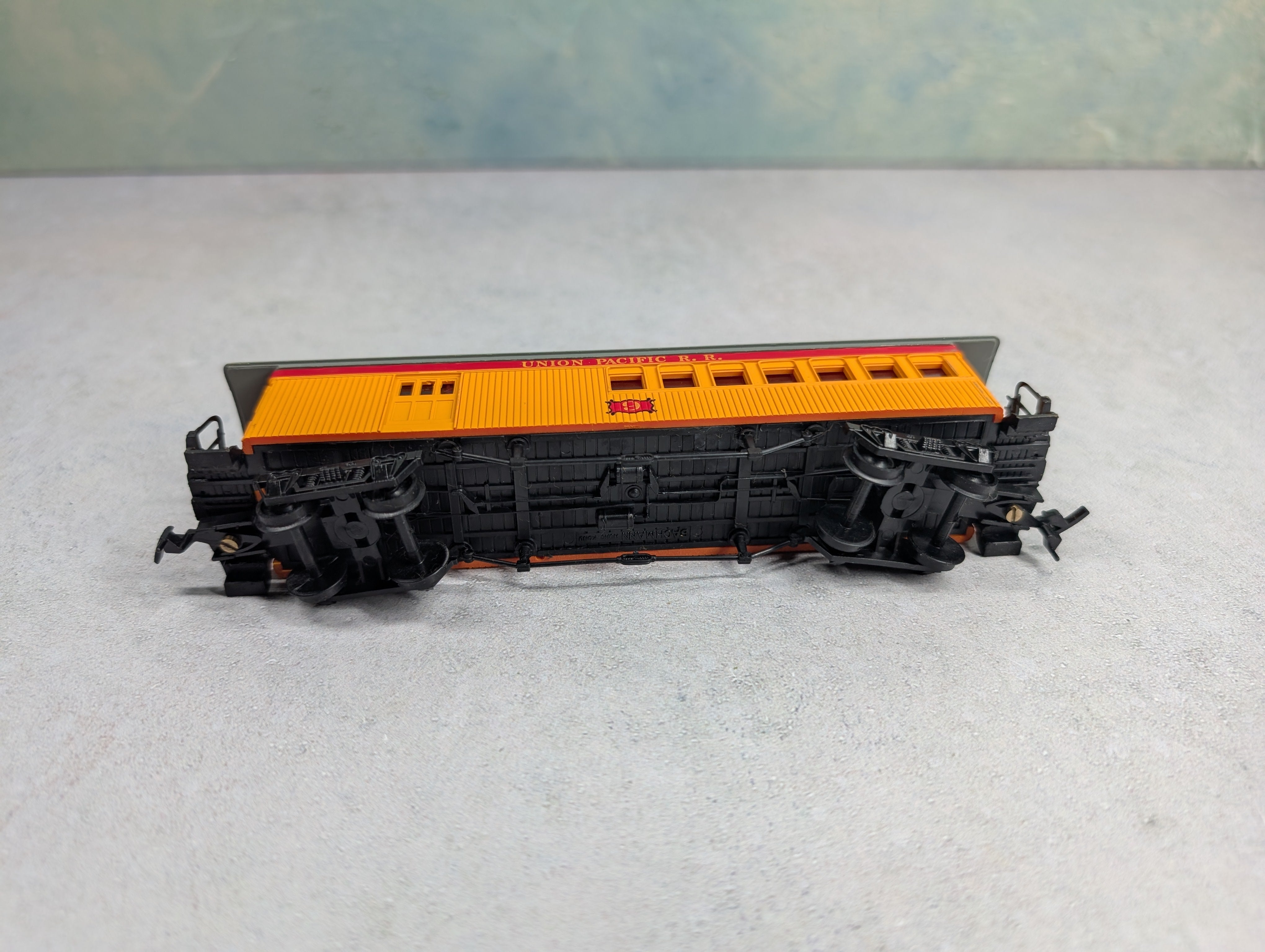 USED Bachmann HO Scale 47' Old Time Combine Union Pacific RR #9