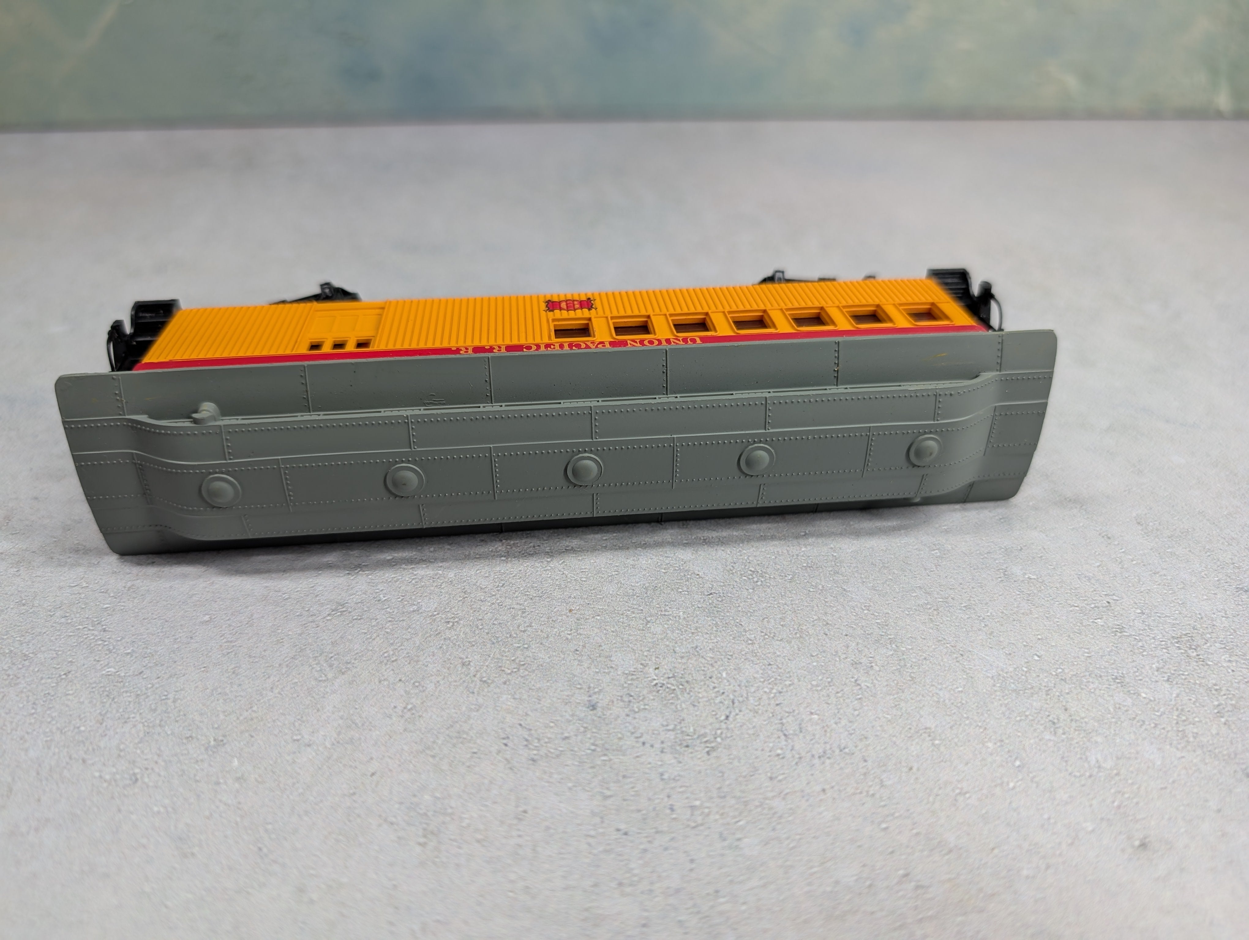 USED Bachmann HO Scale 47' Old Time Combine Union Pacific RR #9