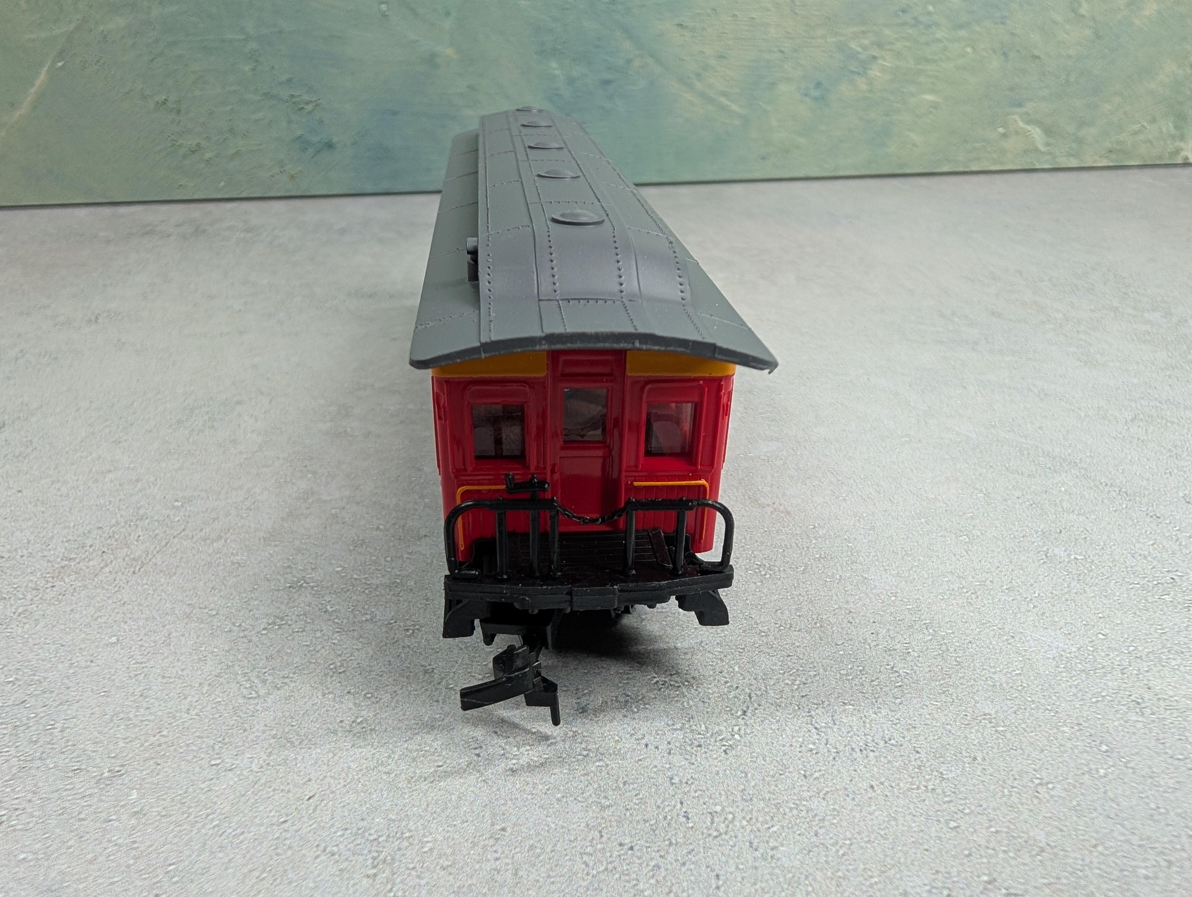 USED Bachmann HO Scale 47' Old Time Coach Central Pacific RR #3