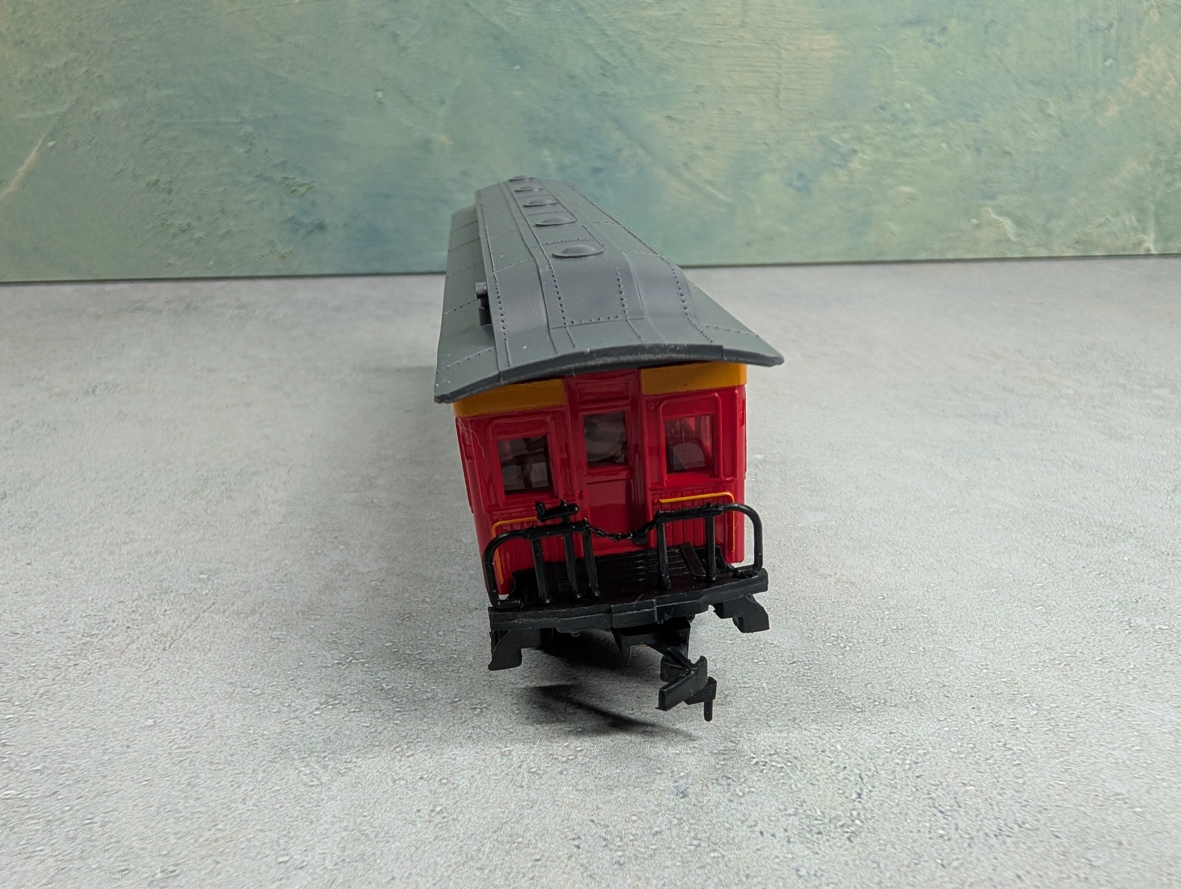 USED Bachmann HO Scale 47' Old Time Coach Central Pacific RR #3