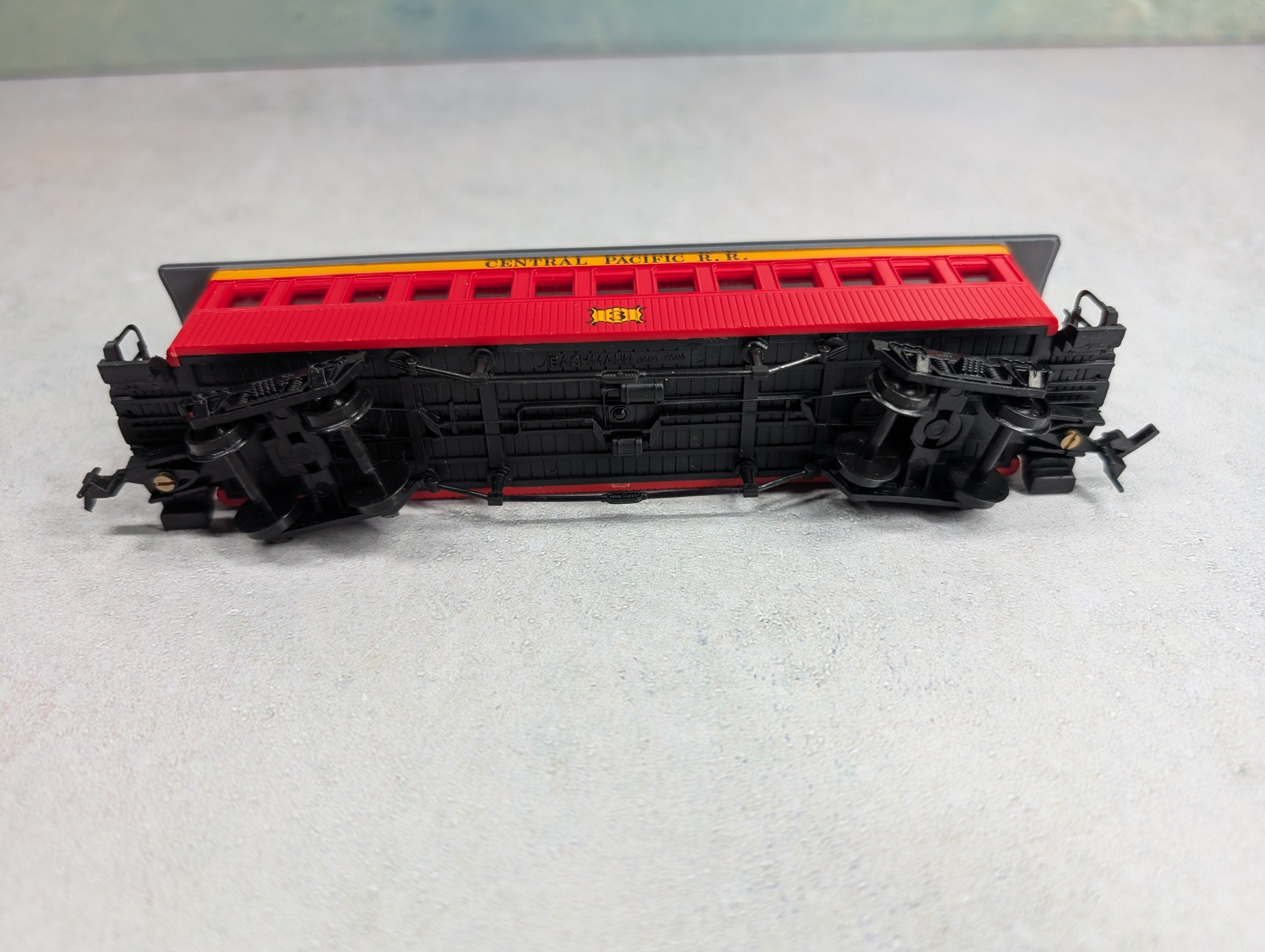 USED Bachmann HO Scale 47' Old Time Coach Central Pacific RR #3