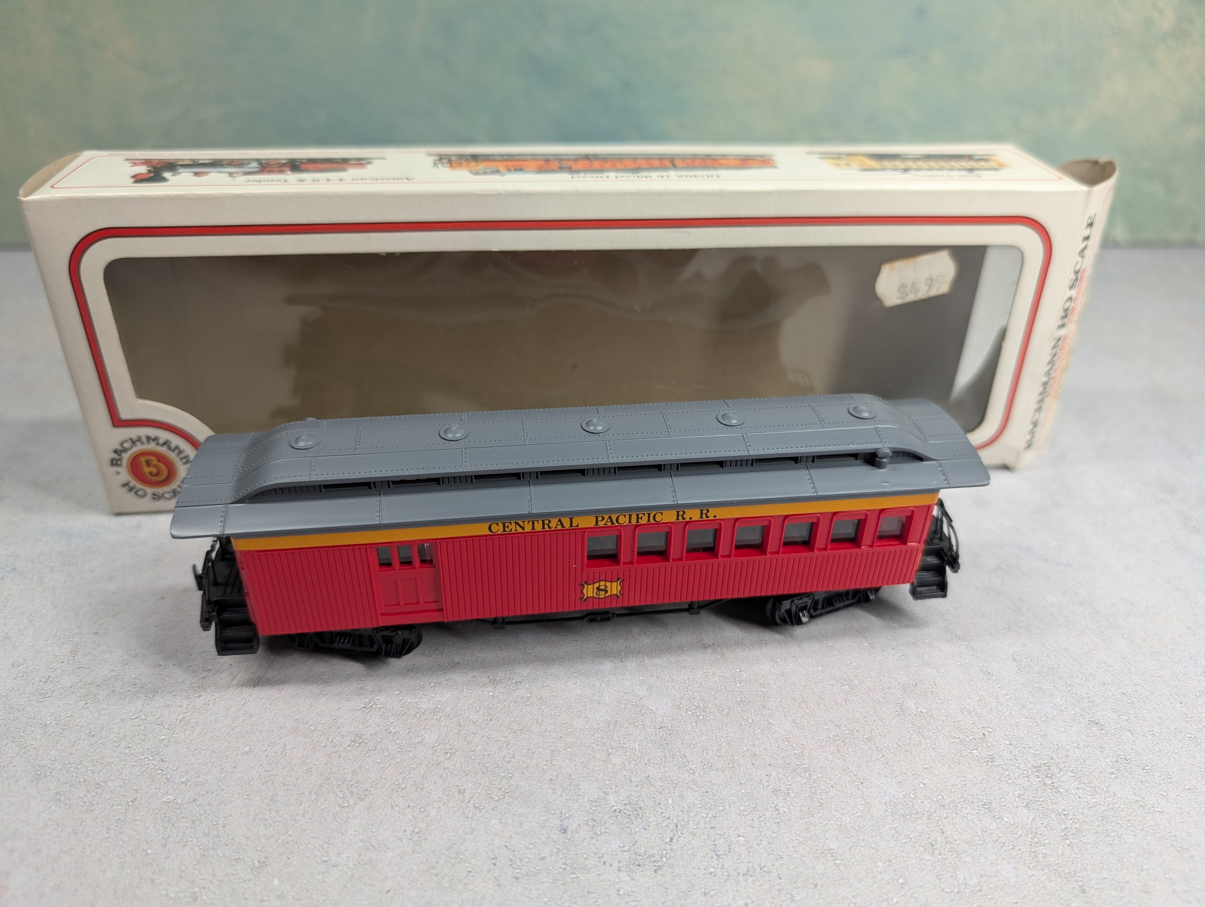 USED Bachmann HO Scale 47' Old Time Combine Central Pacific RR #8