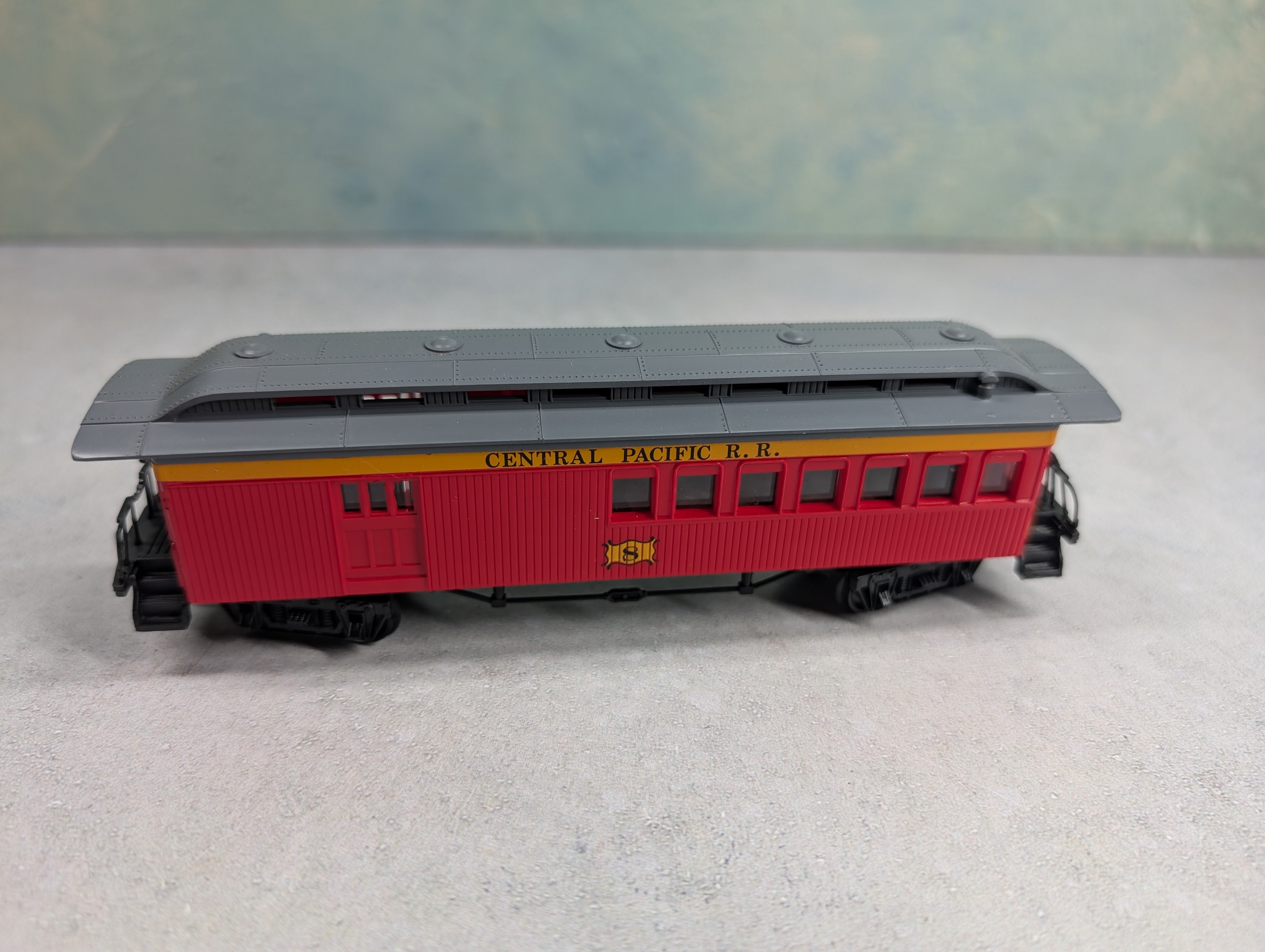 USED Bachmann HO Scale 47' Old Time Combine Central Pacific RR #8