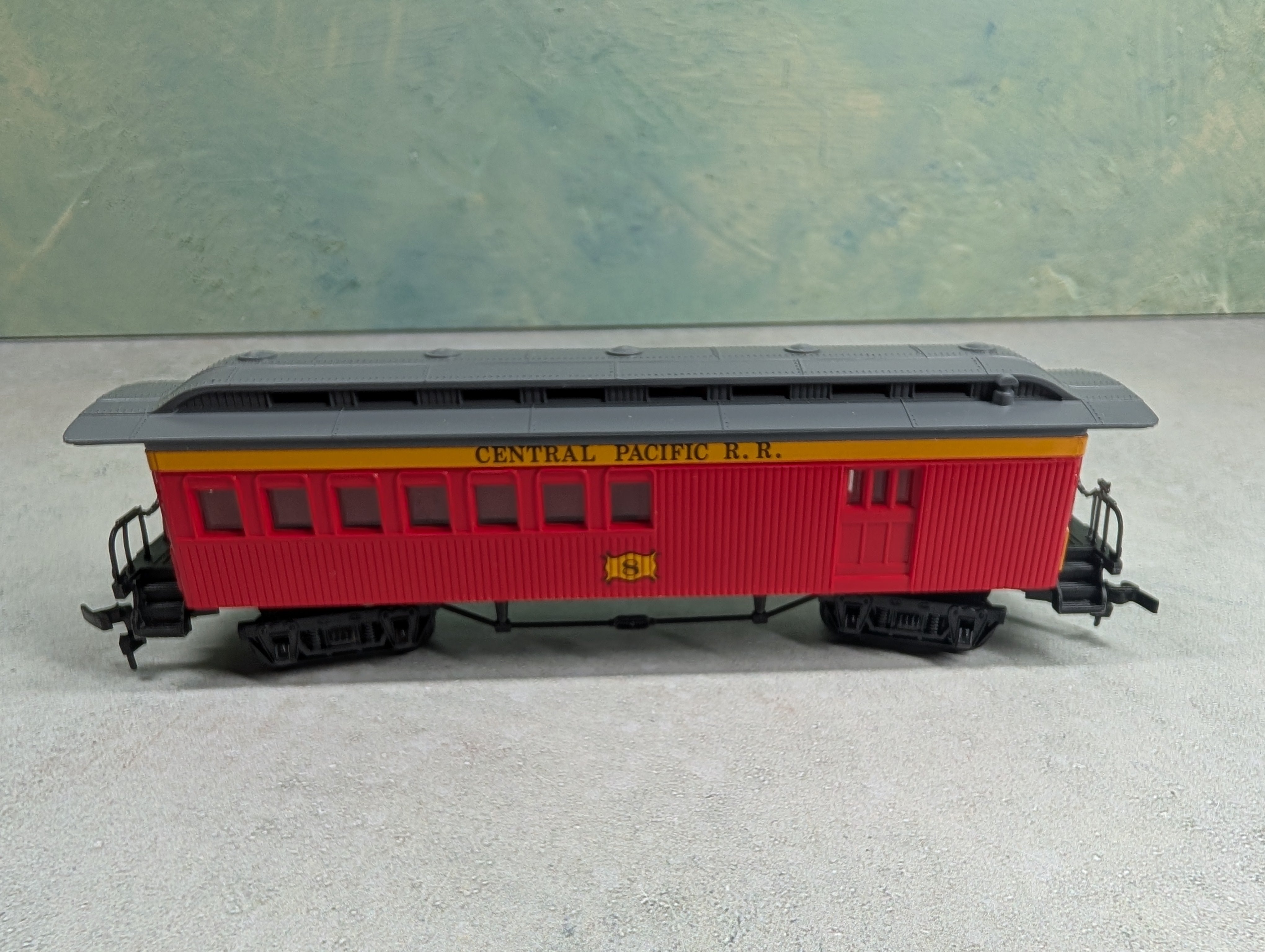 USED Bachmann HO Scale 47' Old Time Combine Central Pacific RR #8