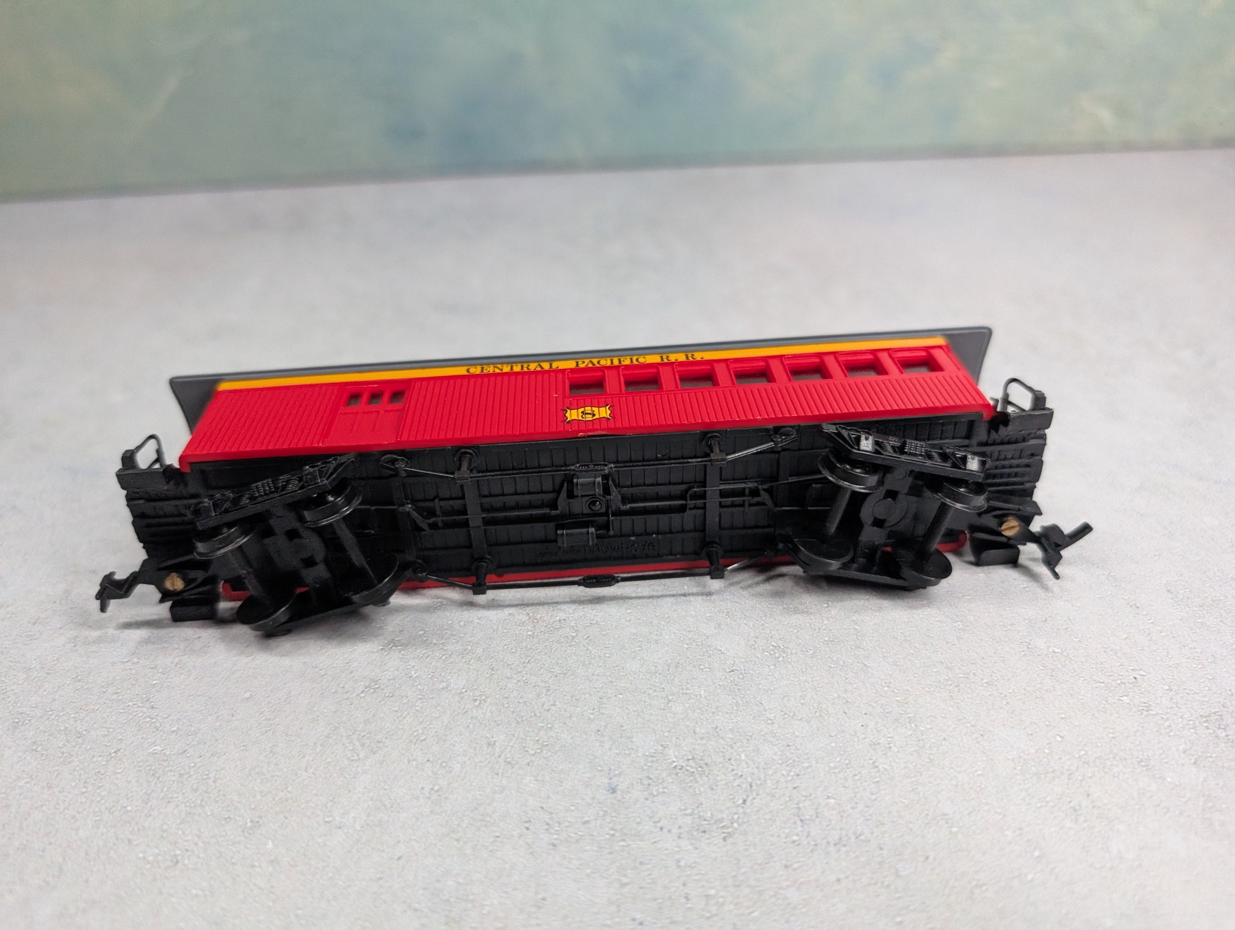 USED Bachmann HO Scale 47' Old Time Combine Central Pacific RR #8