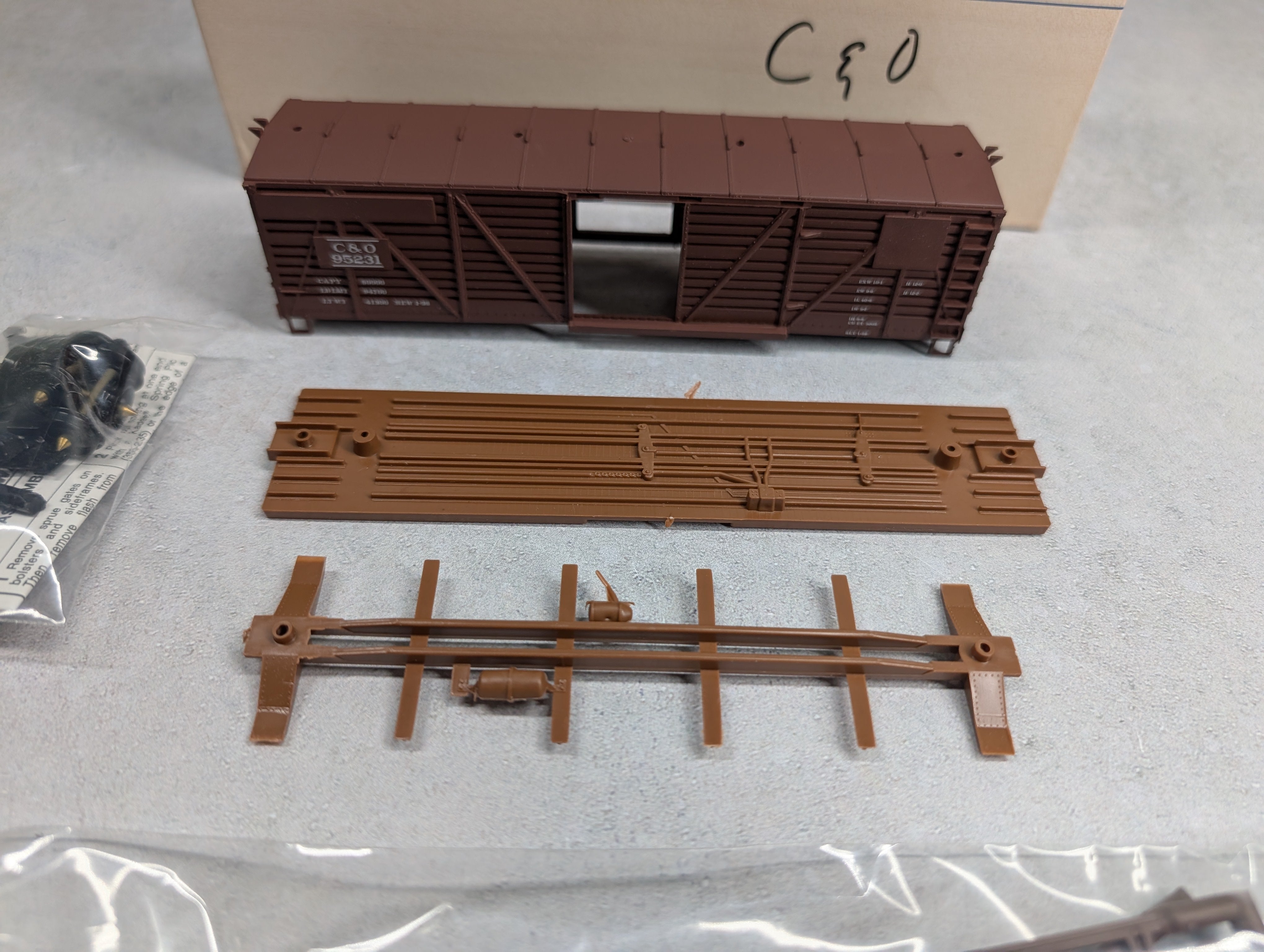USED Walthers 932-2755 HO Scale 40' Cattle Stock Car Chesapeake and Ohio C&O #95231 Dreadnaught Ends KIT