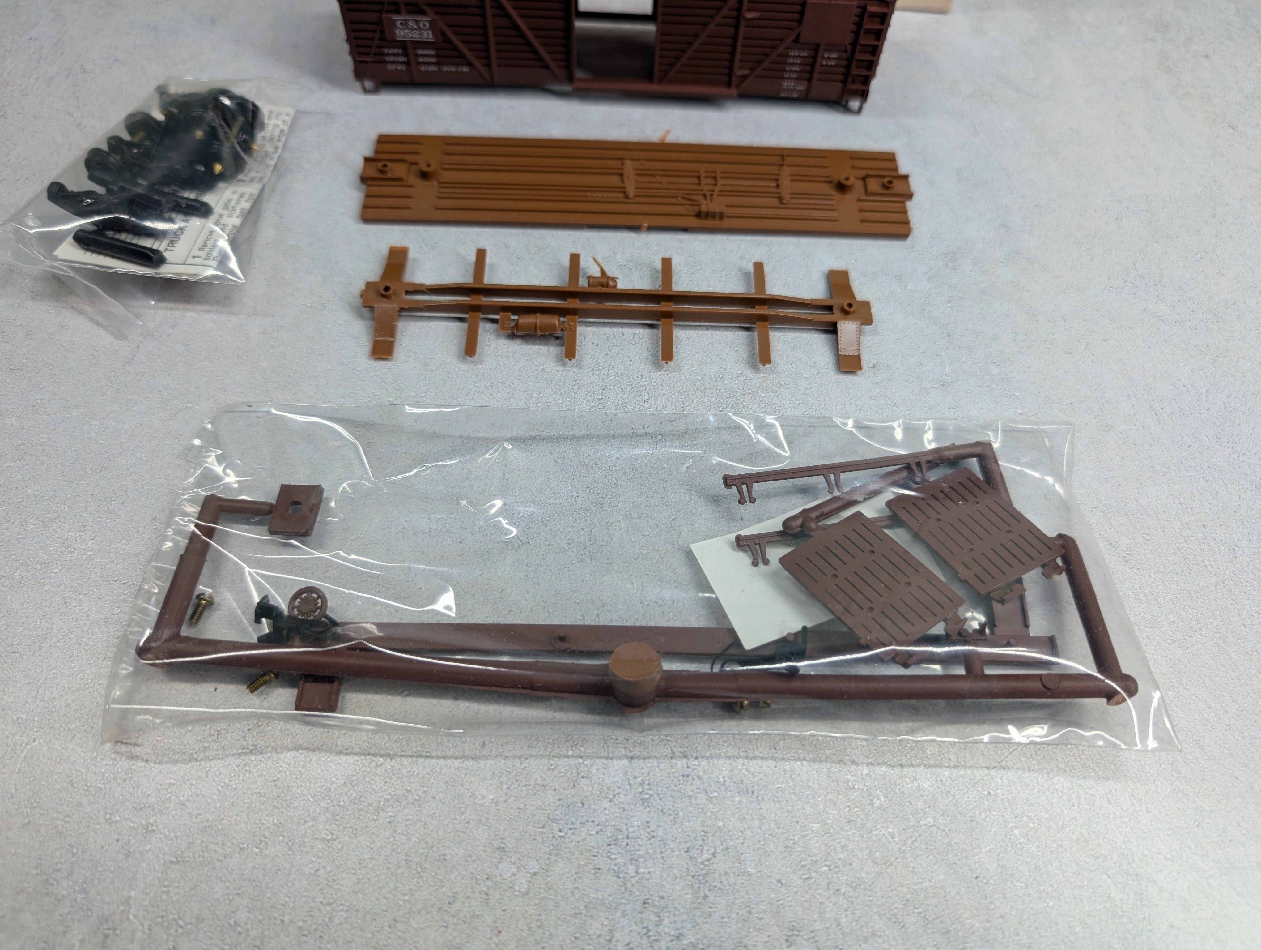 USED Walthers 932-2755 HO Scale 40' Cattle Stock Car Chesapeake and Ohio C&O #95231 Dreadnaught Ends KIT