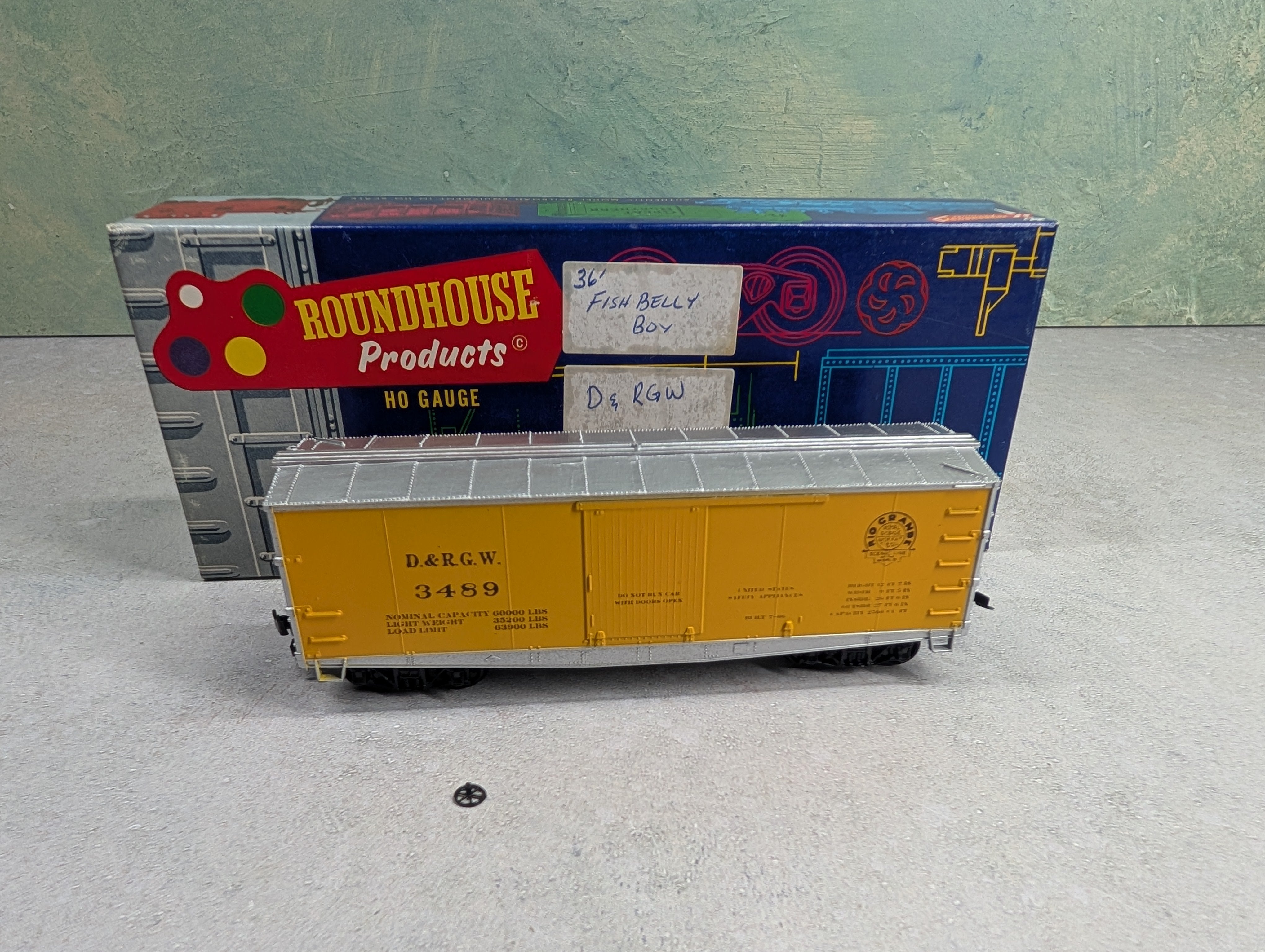 USED Roundhouse 3017 HO Scale 36' Fishbelly Box Car Rio Grande D&RGW #3489
