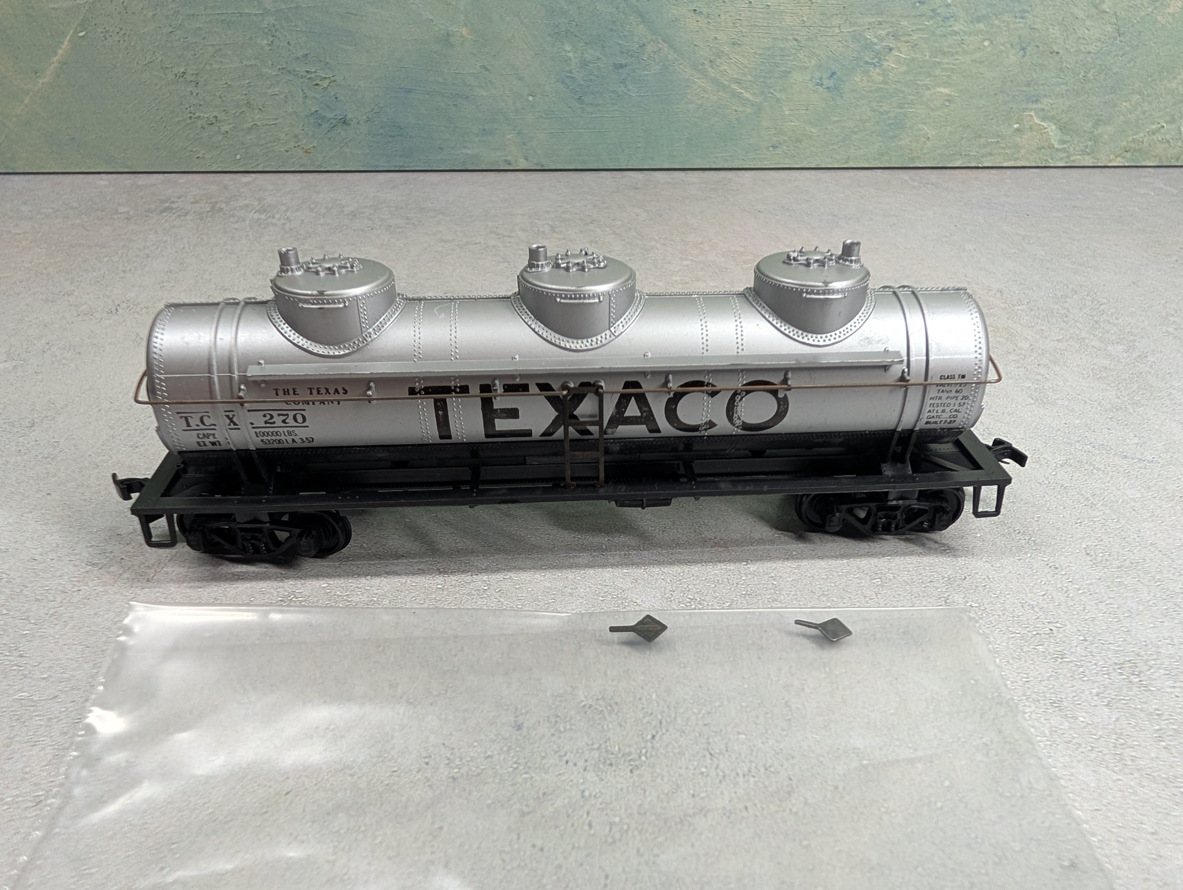 USED Athearn HO Scale Triple Dome Tank Car Texaco TCX #270