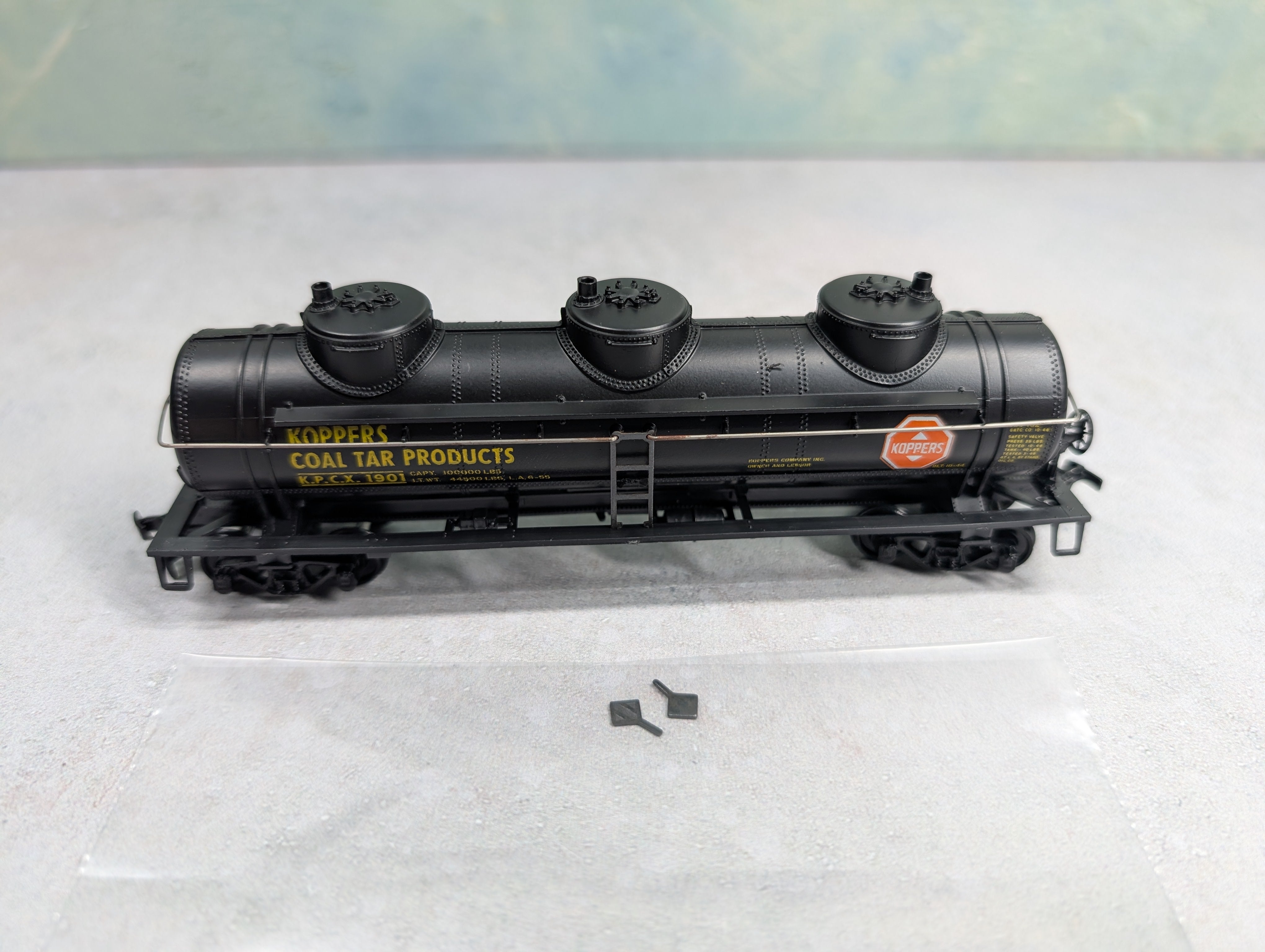 USED Athearn HO Scale Triple Dome Tank Car Koppers KPCX #1901