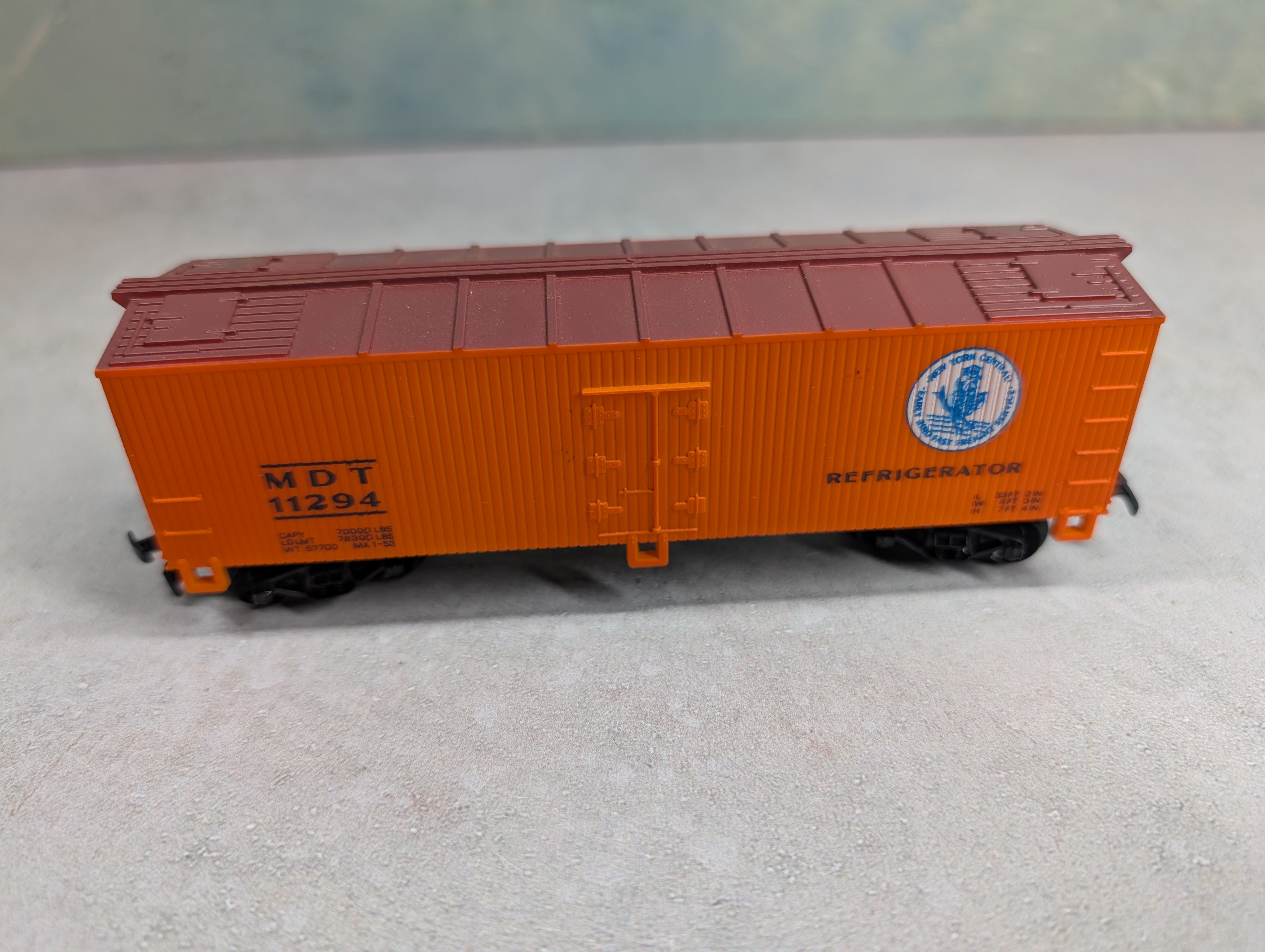 USED Life-Like HO Scale 38' Woodside Reefer Box Car New York Central MDT #11294 Bev-Bel
