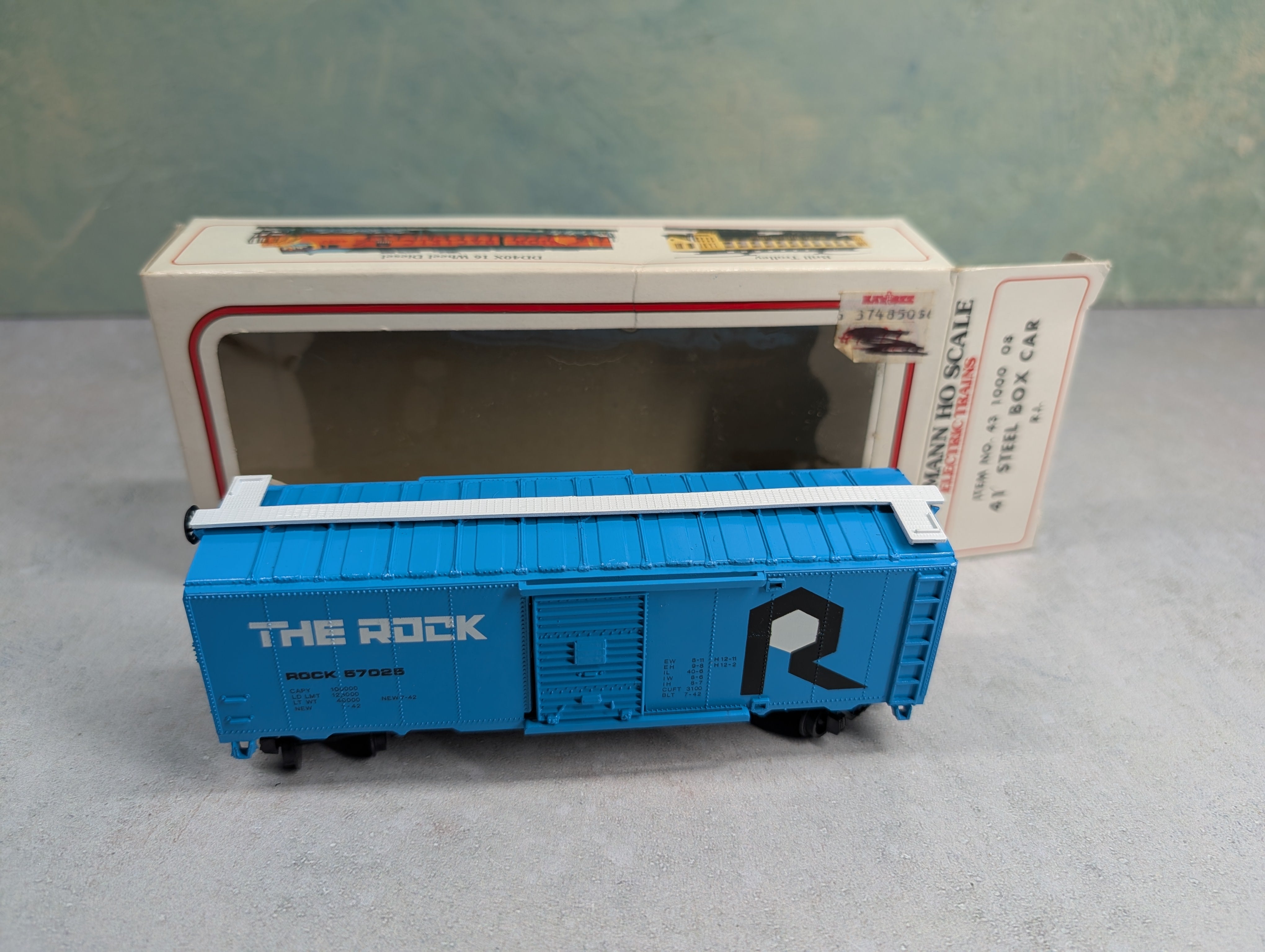 USED Bachmann HO Scale 41' Steel Box Car Rock Island #57025
