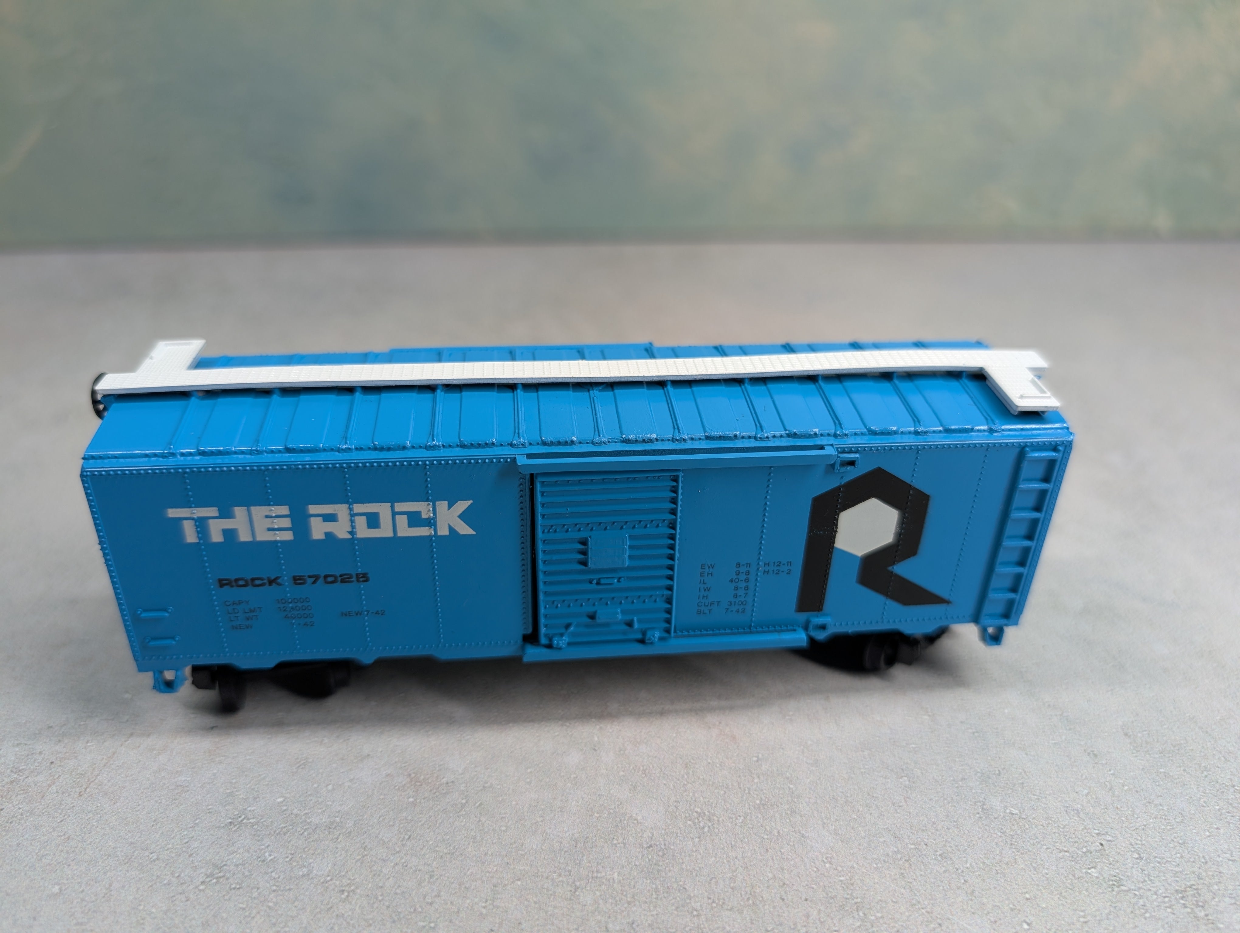 USED Bachmann HO Scale 41' Steel Box Car Rock Island #57025