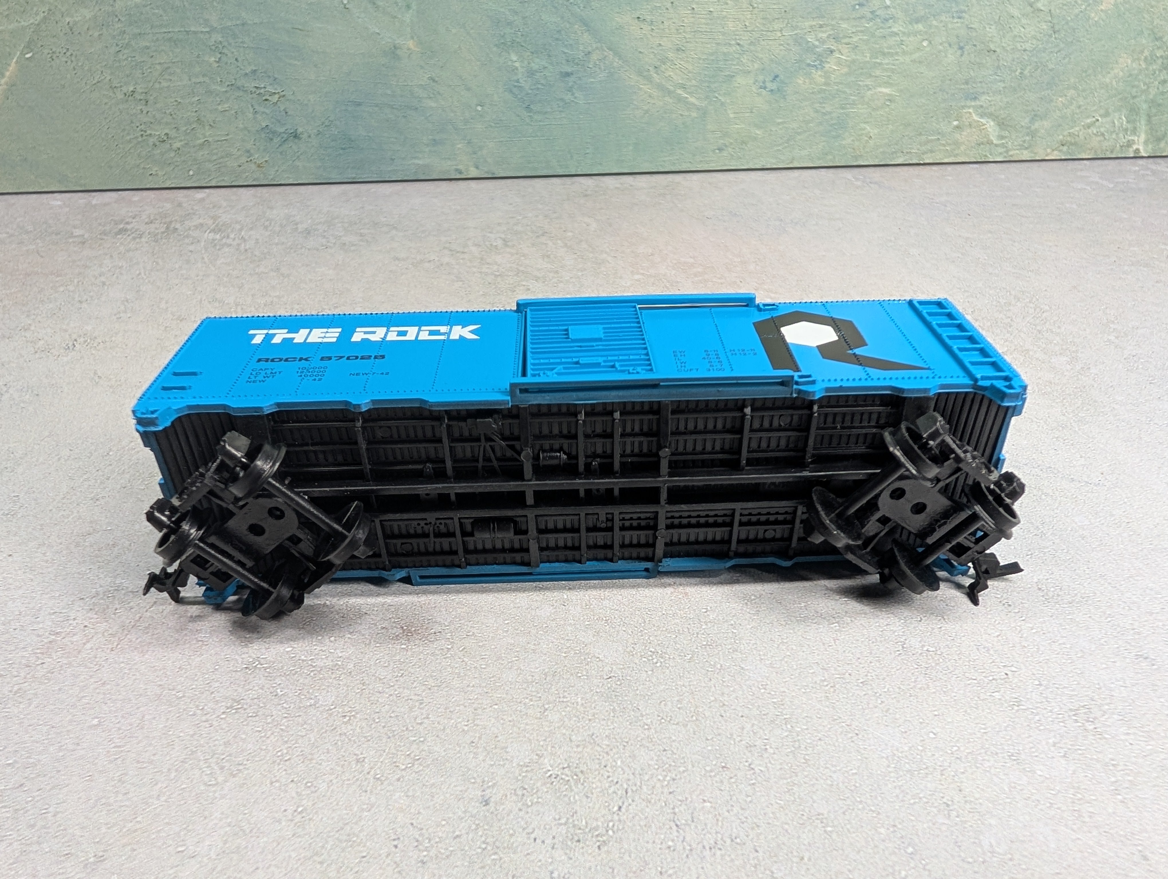 USED Bachmann HO Scale 41' Steel Box Car Rock Island #57025