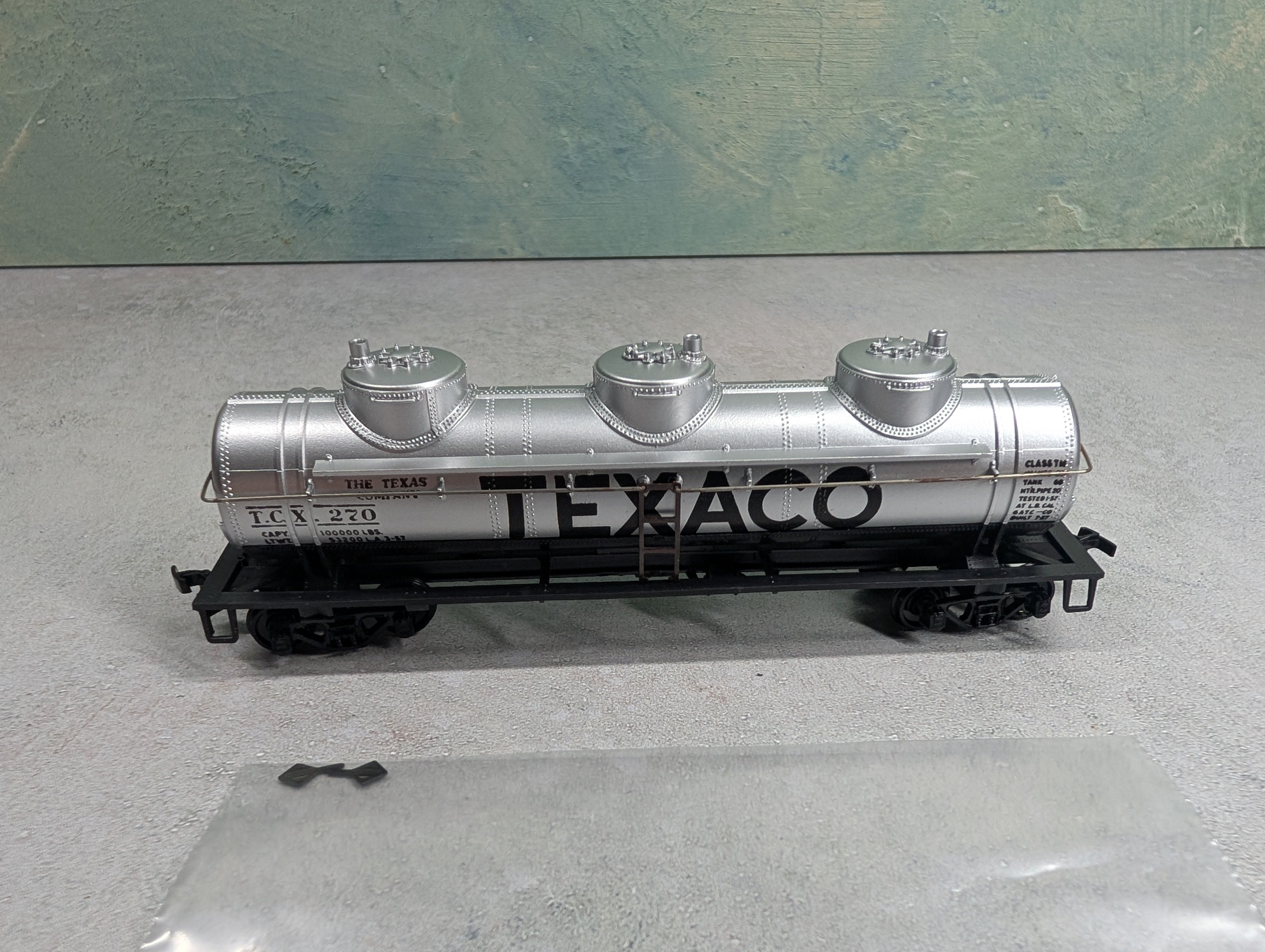 USED Athearn HO Scale Triple Dome Tank Car Texaco TCX #270