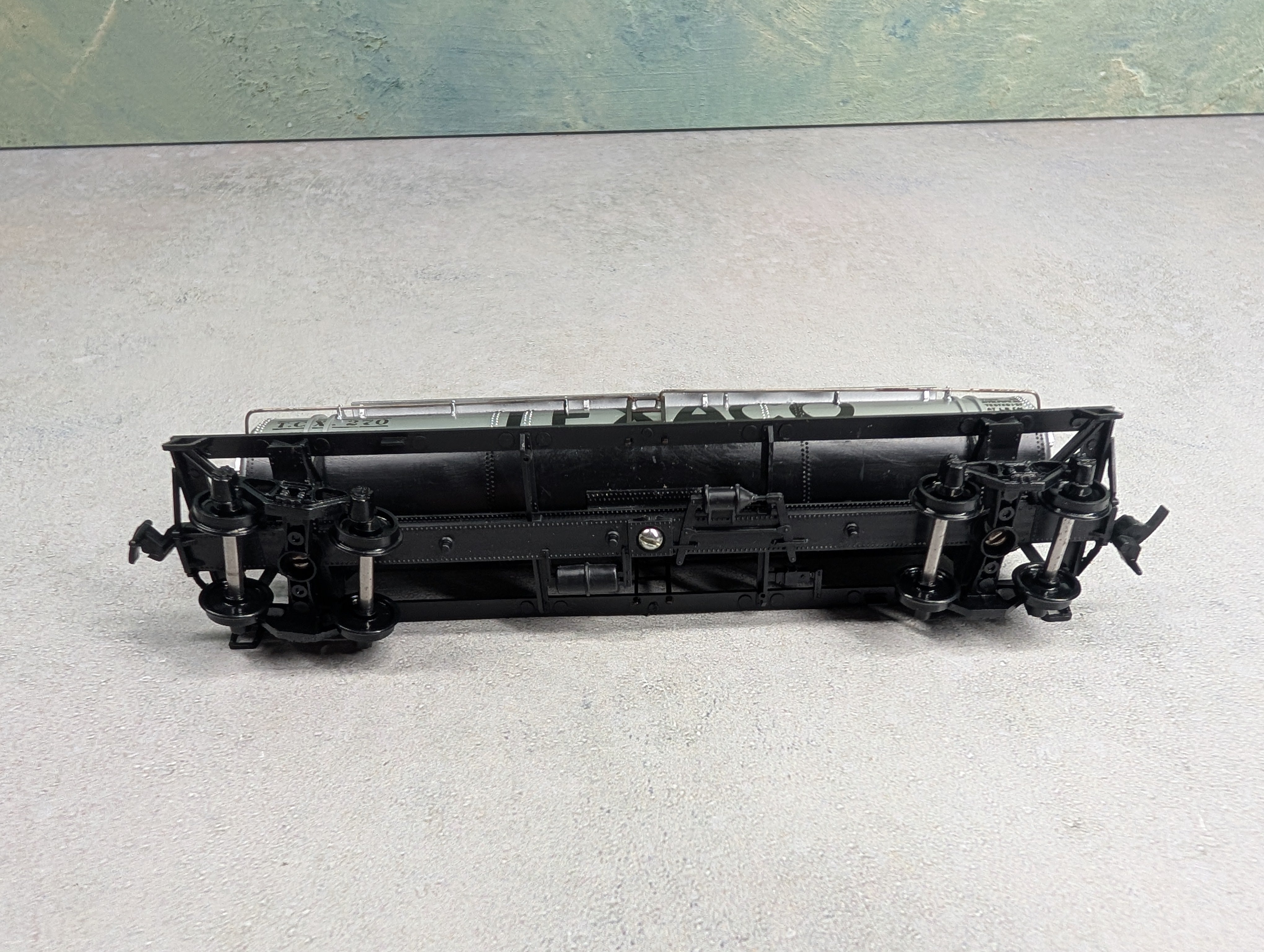 USED Athearn HO Scale Triple Dome Tank Car Texaco TCX #270