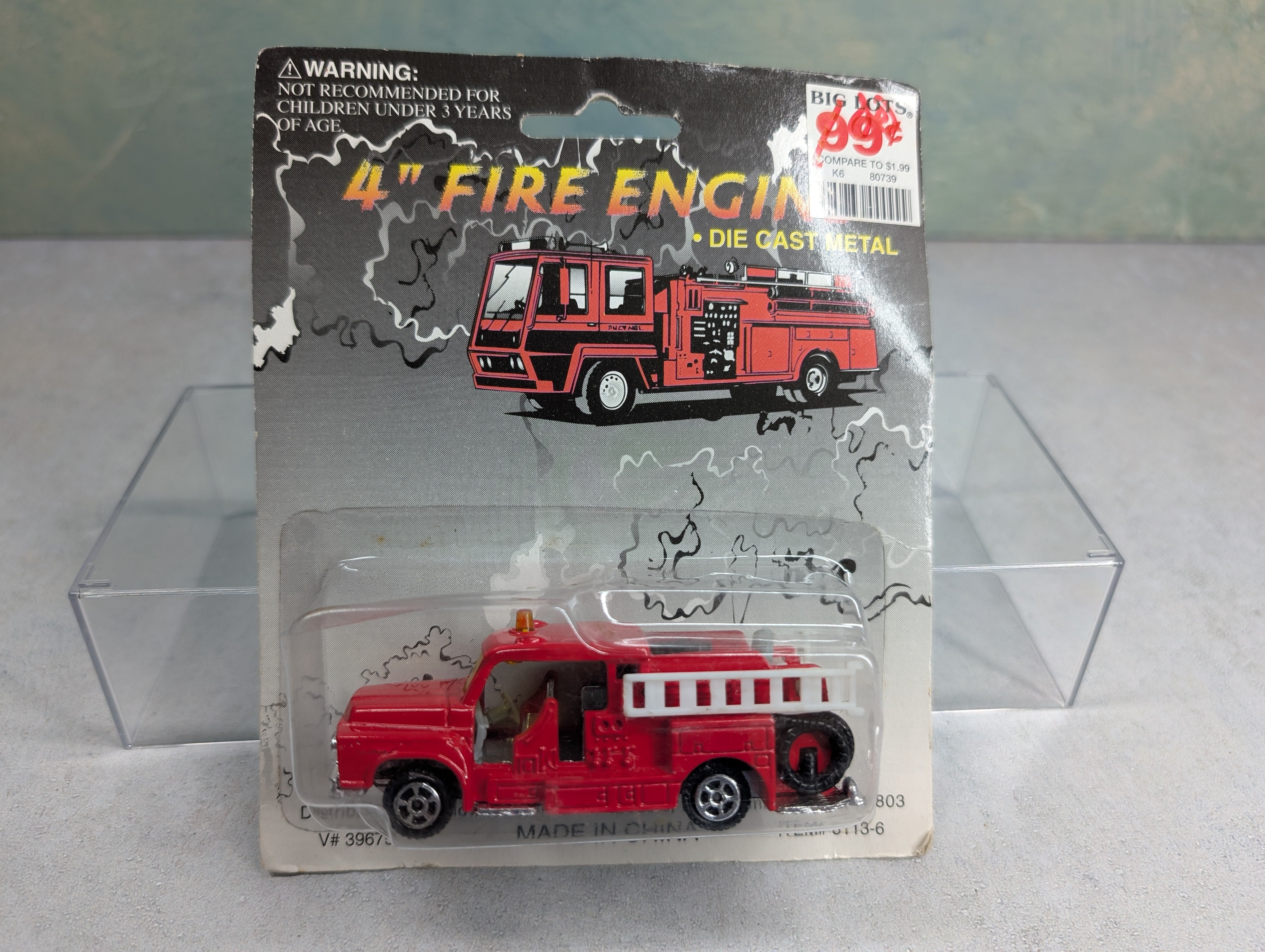 Midwestern Home Products Fire Engine w/ White Side Ladder
