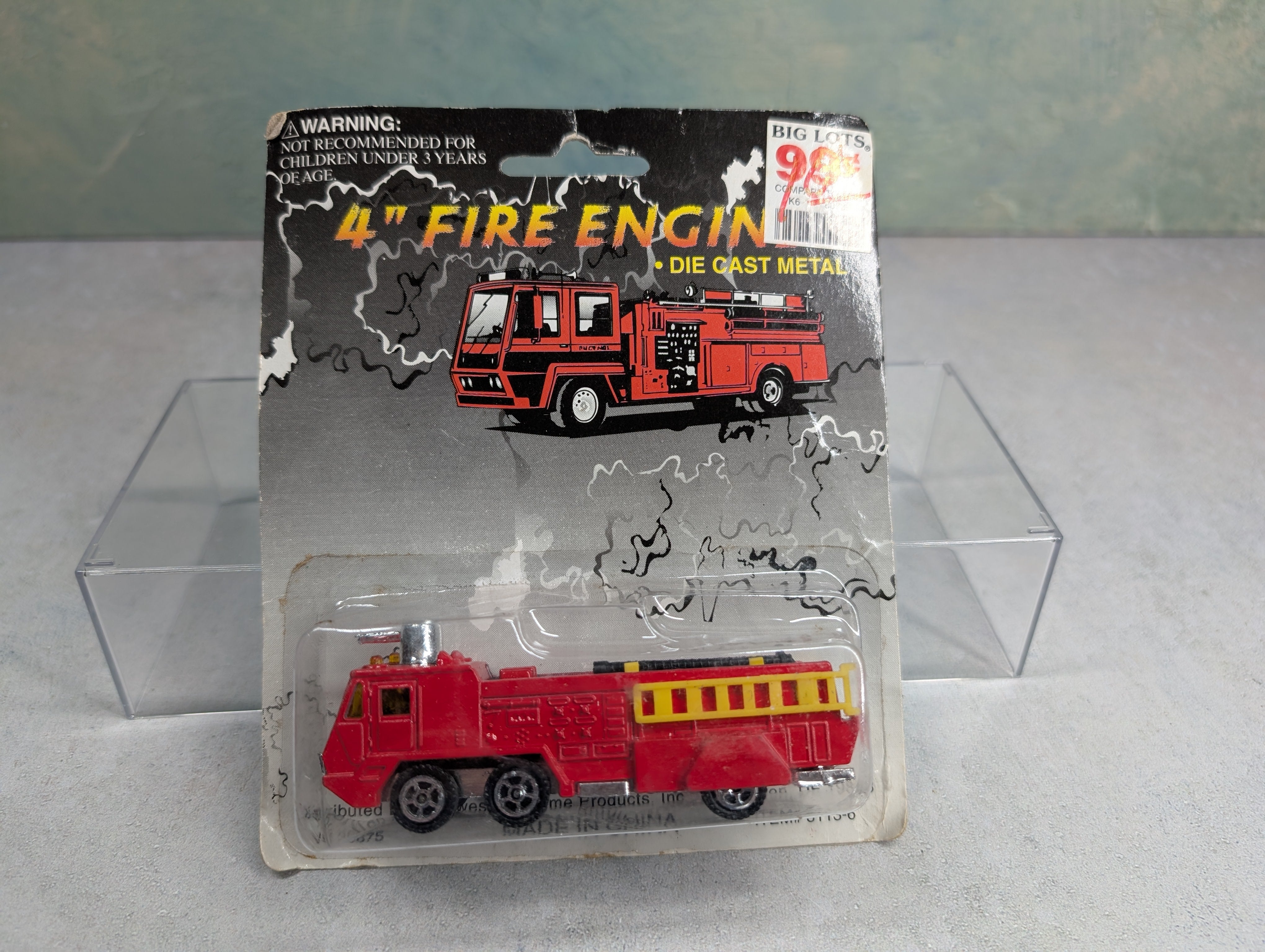 Midwestern Home Products Fire Engine w/ Yellow Side Ladder