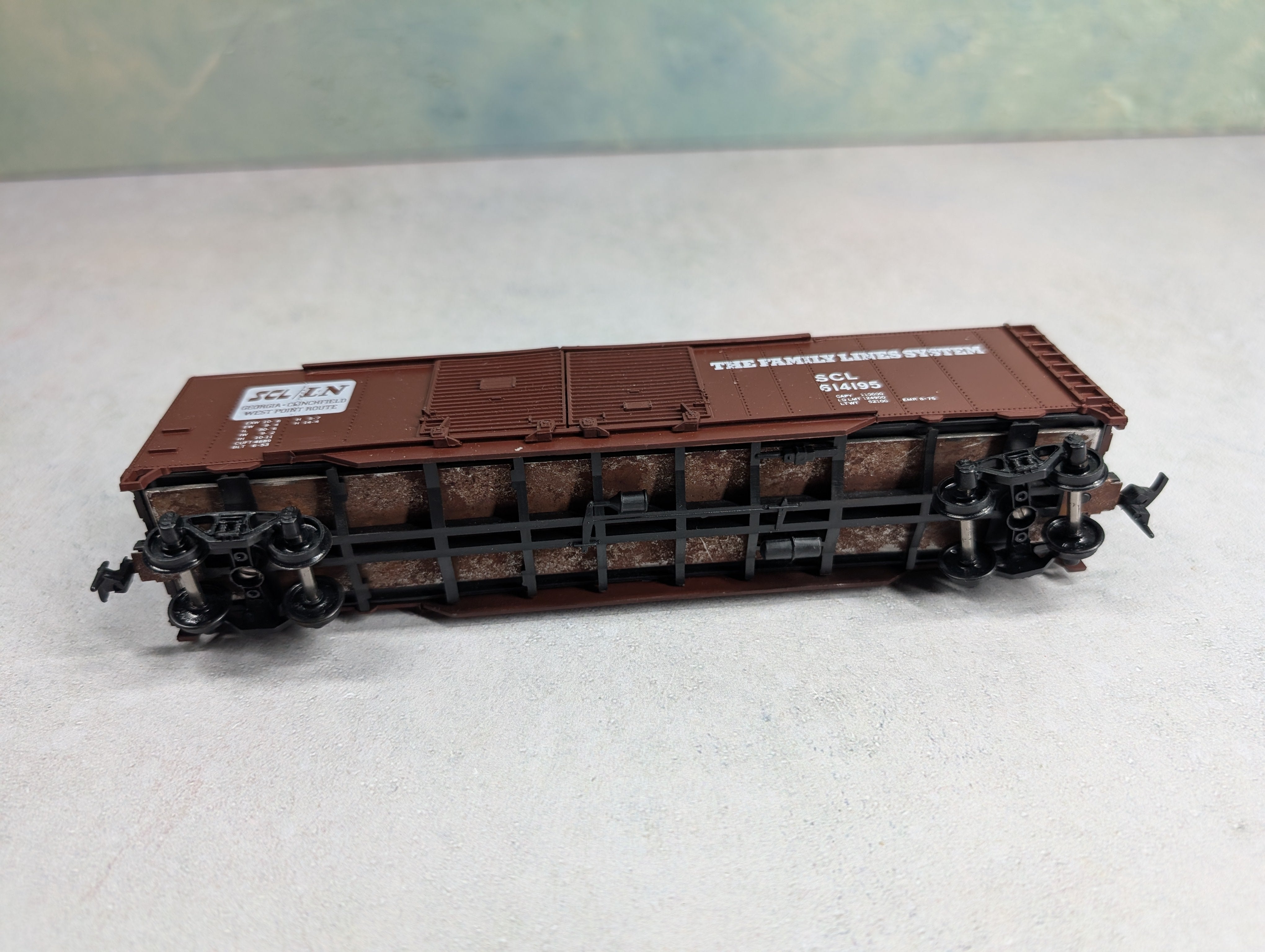 USED Athearn HO Scale 50' DD Box Car Family Lines System SCL #614195 Bev-Bel