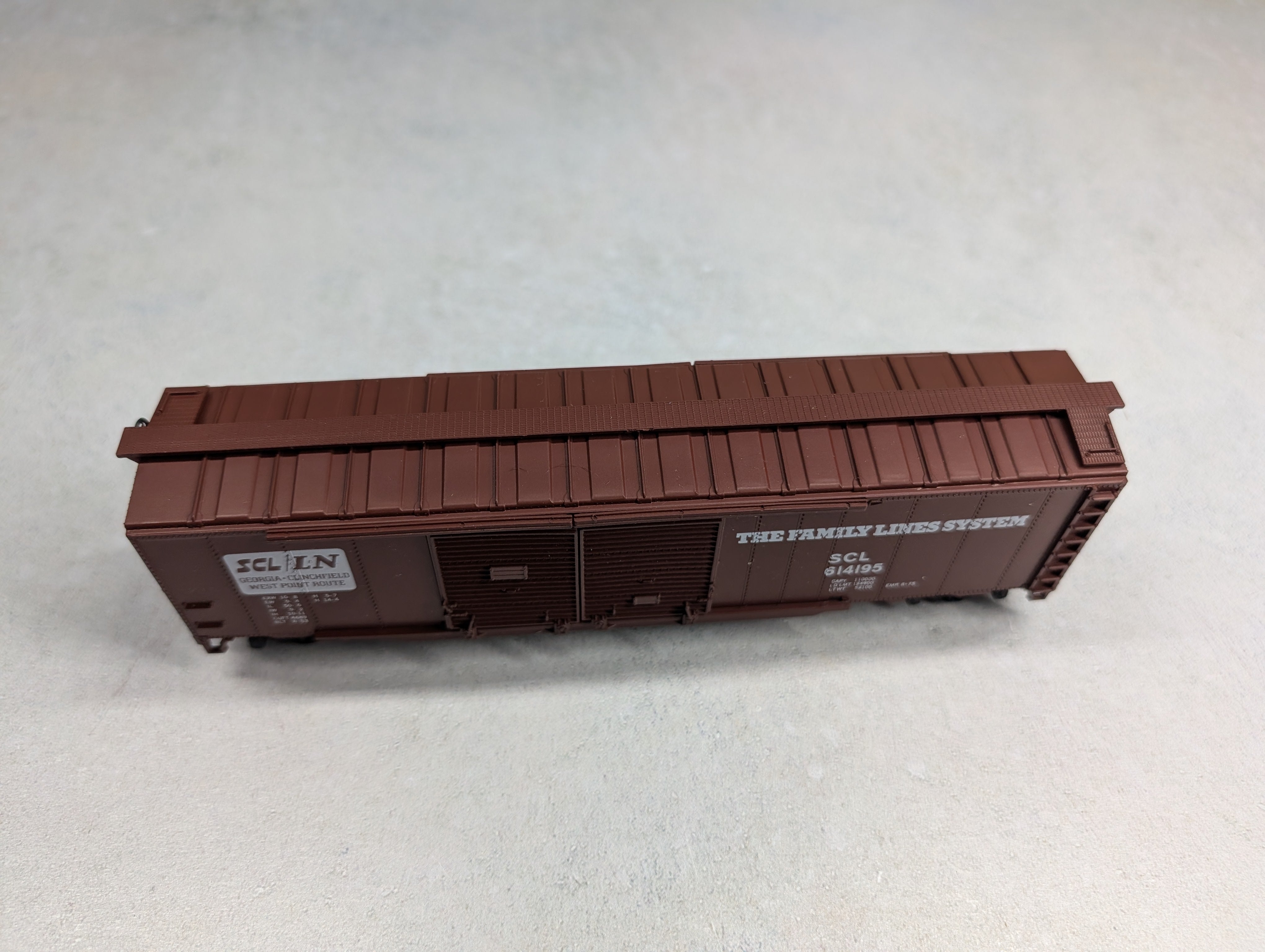 USED Athearn HO Scale 50' DD Box Car Family Lines System SCL #614195 Bev-Bel