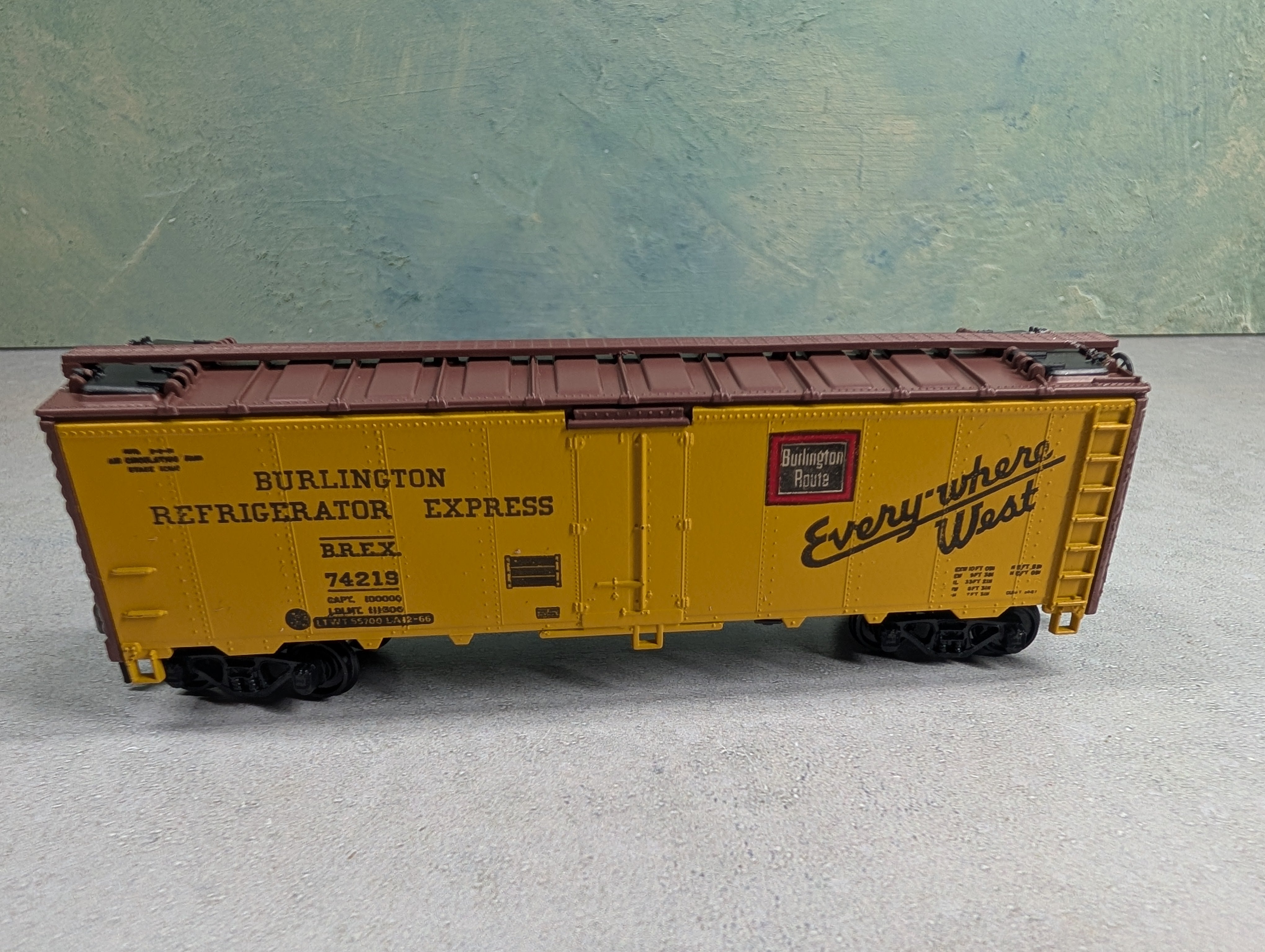 USED Athearn HO Scale 40' Reefer Box Car Burlington BREX #74219