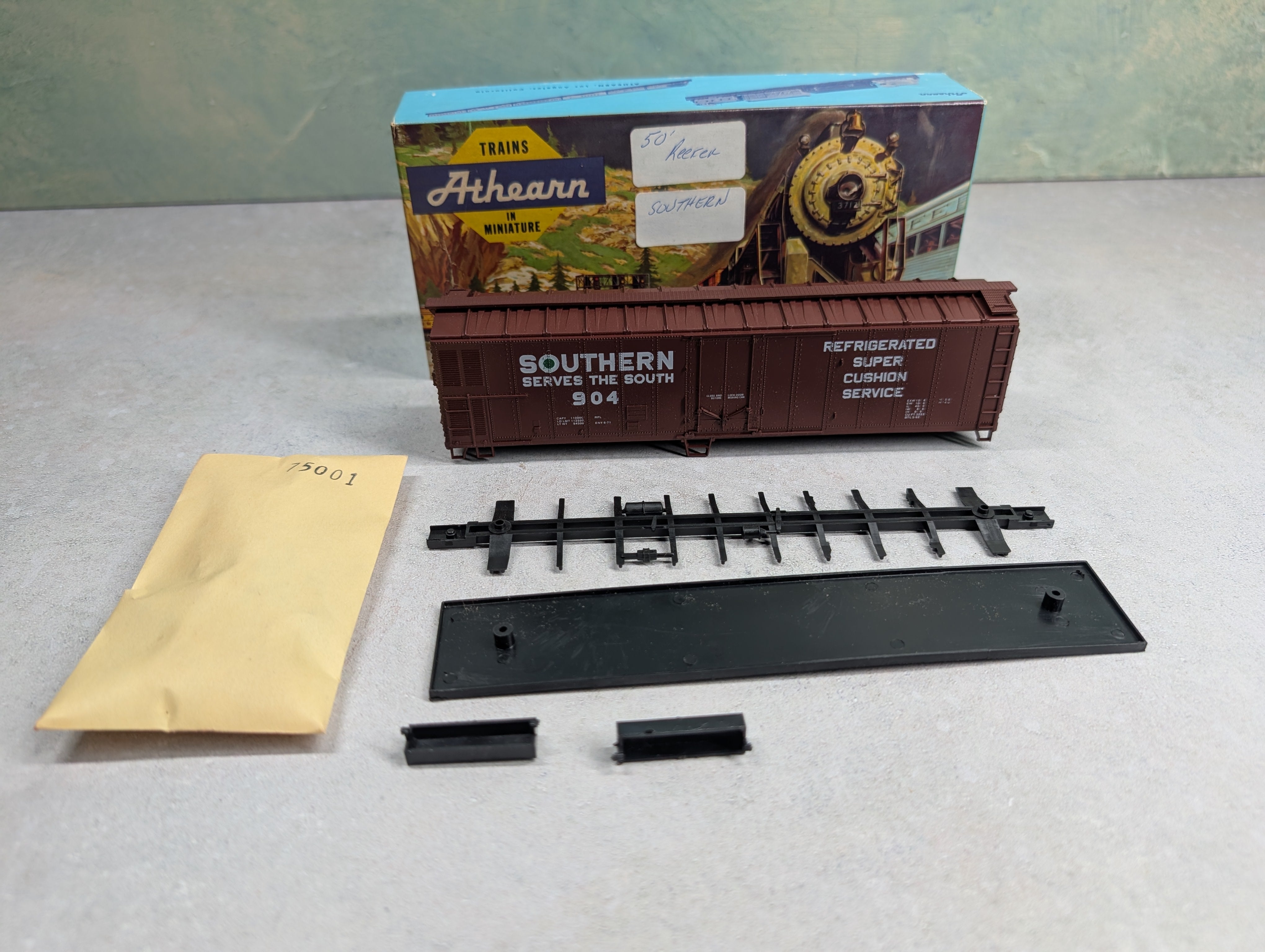 USED Athearn HO Scale 50' Mech Reefer Box Car Southern #904 Bev-Bel KIT