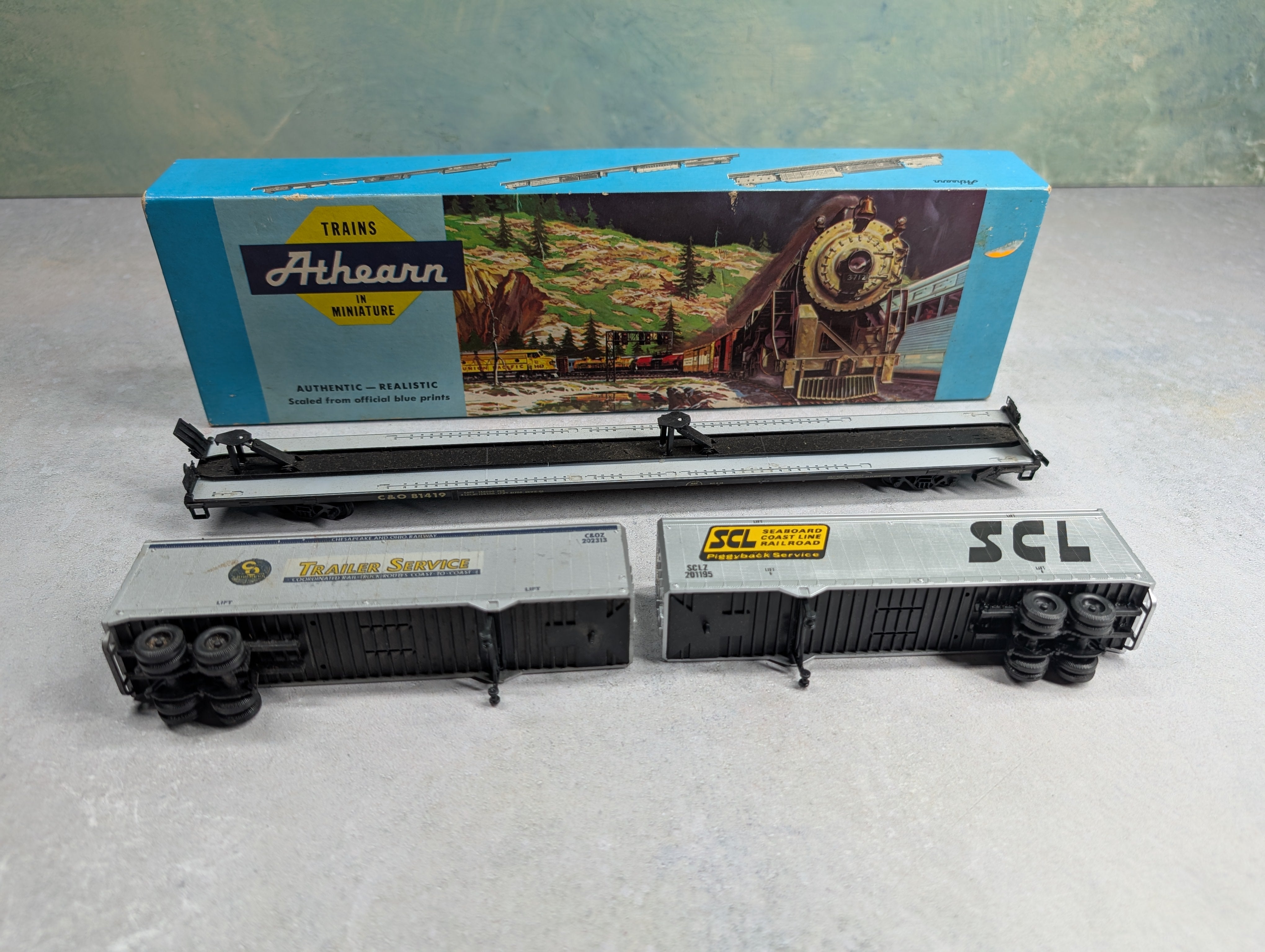 USED Athearn HO Scale 86' Flat Car w/ 2 Trailers Chesapeake and Ohio C&O #81419