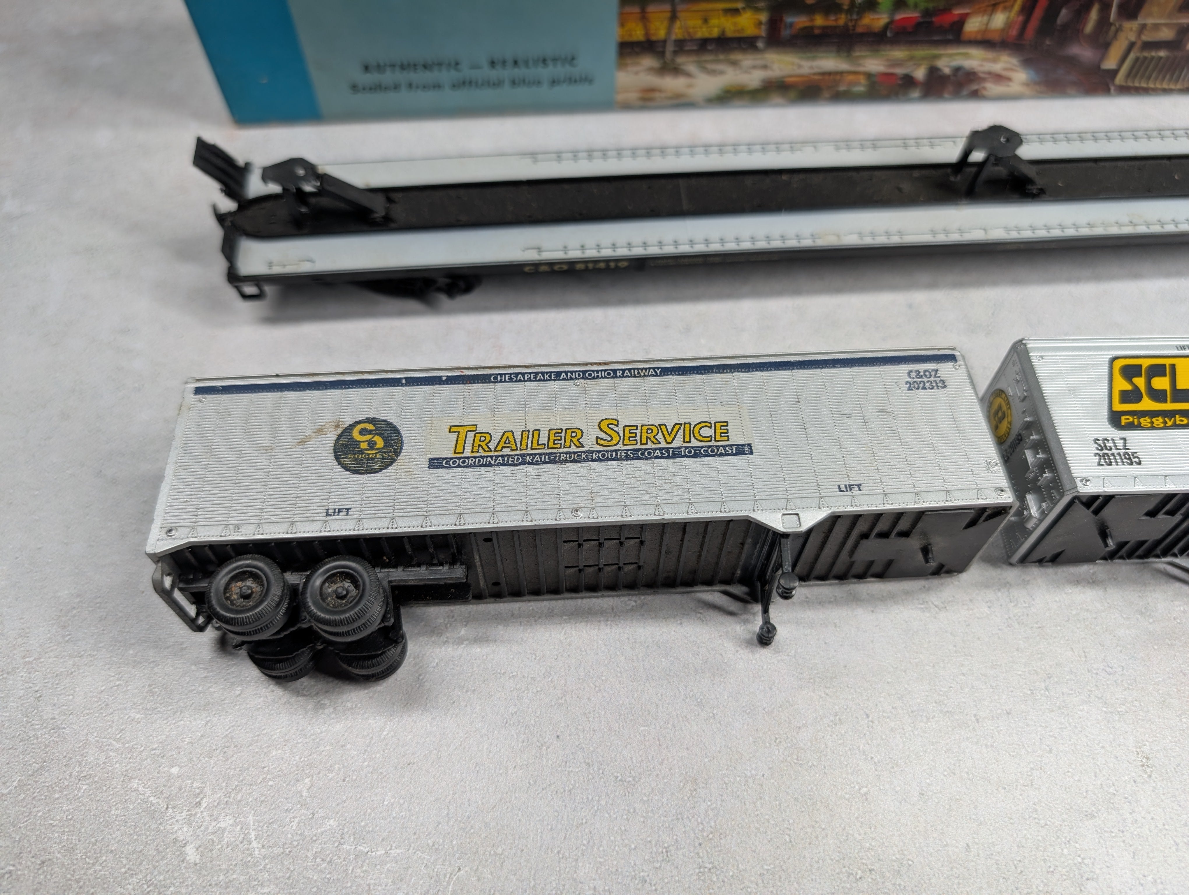 USED Athearn HO Scale 86' Flat Car w/ 2 Trailers Chesapeake and Ohio C&O #81419