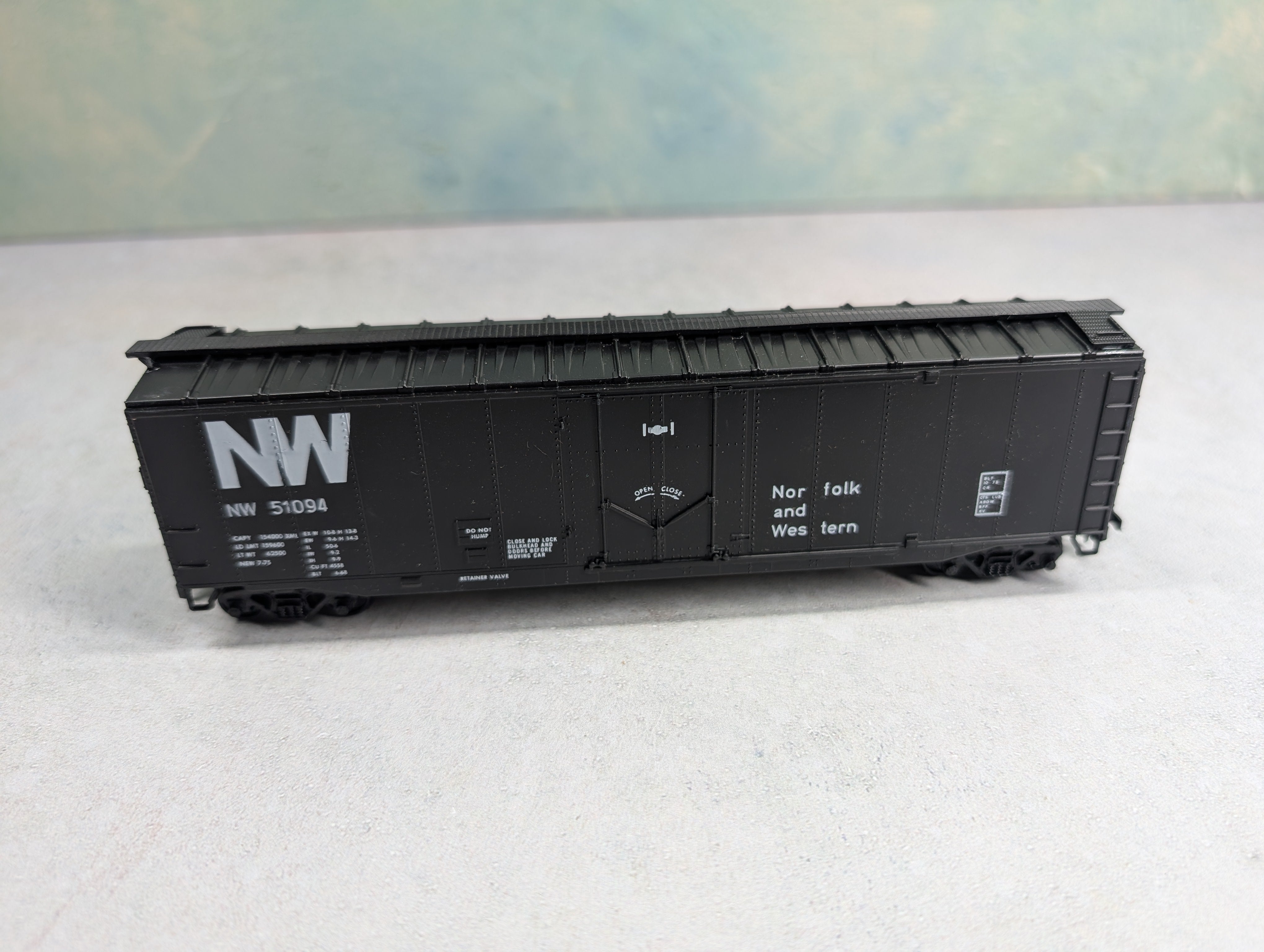 USED Athearn HO Scale 50' PD Box Car Norfolk & Western NW #51094 Bev-Bel