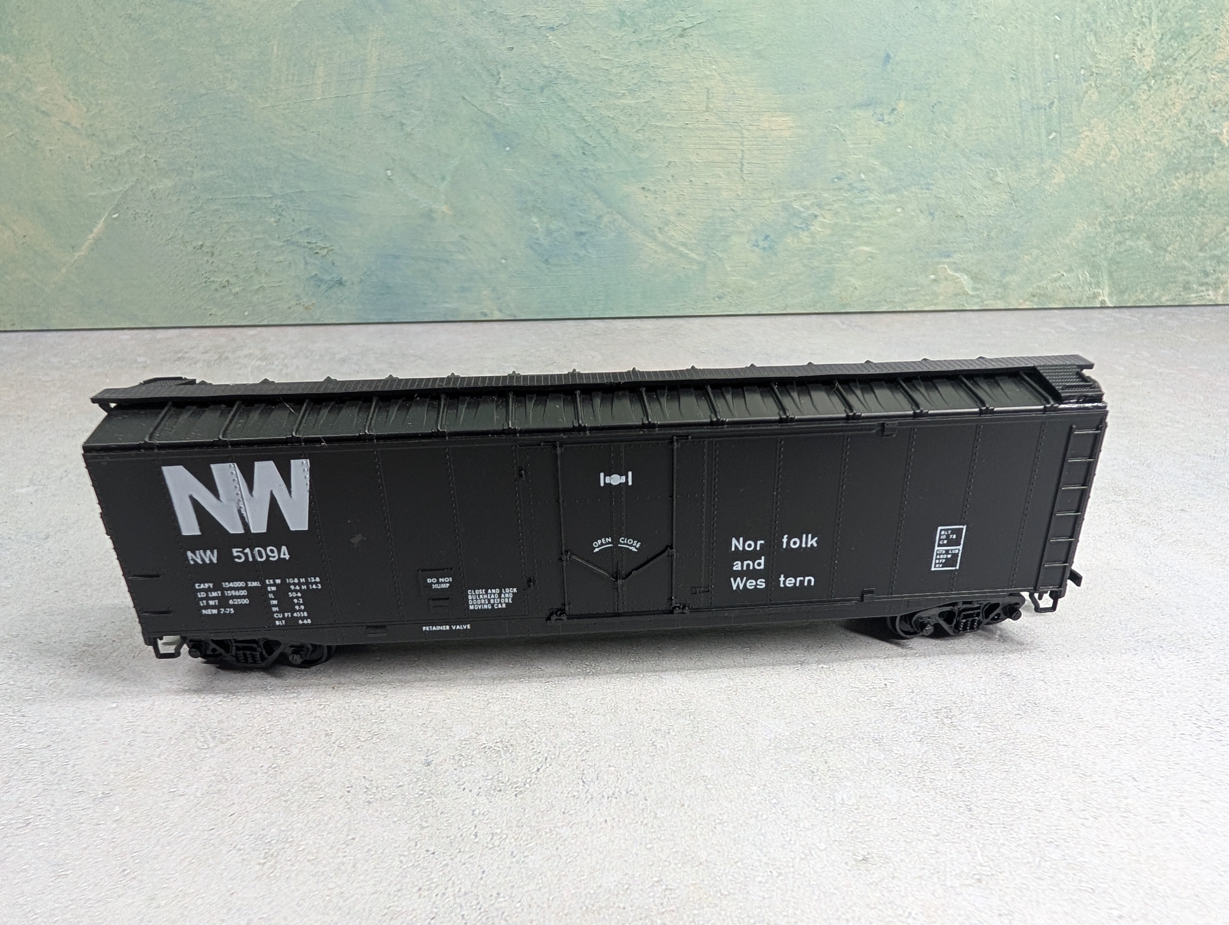 USED Athearn HO Scale 50' PD Box Car Norfolk & Western NW #51094 Bev-Bel