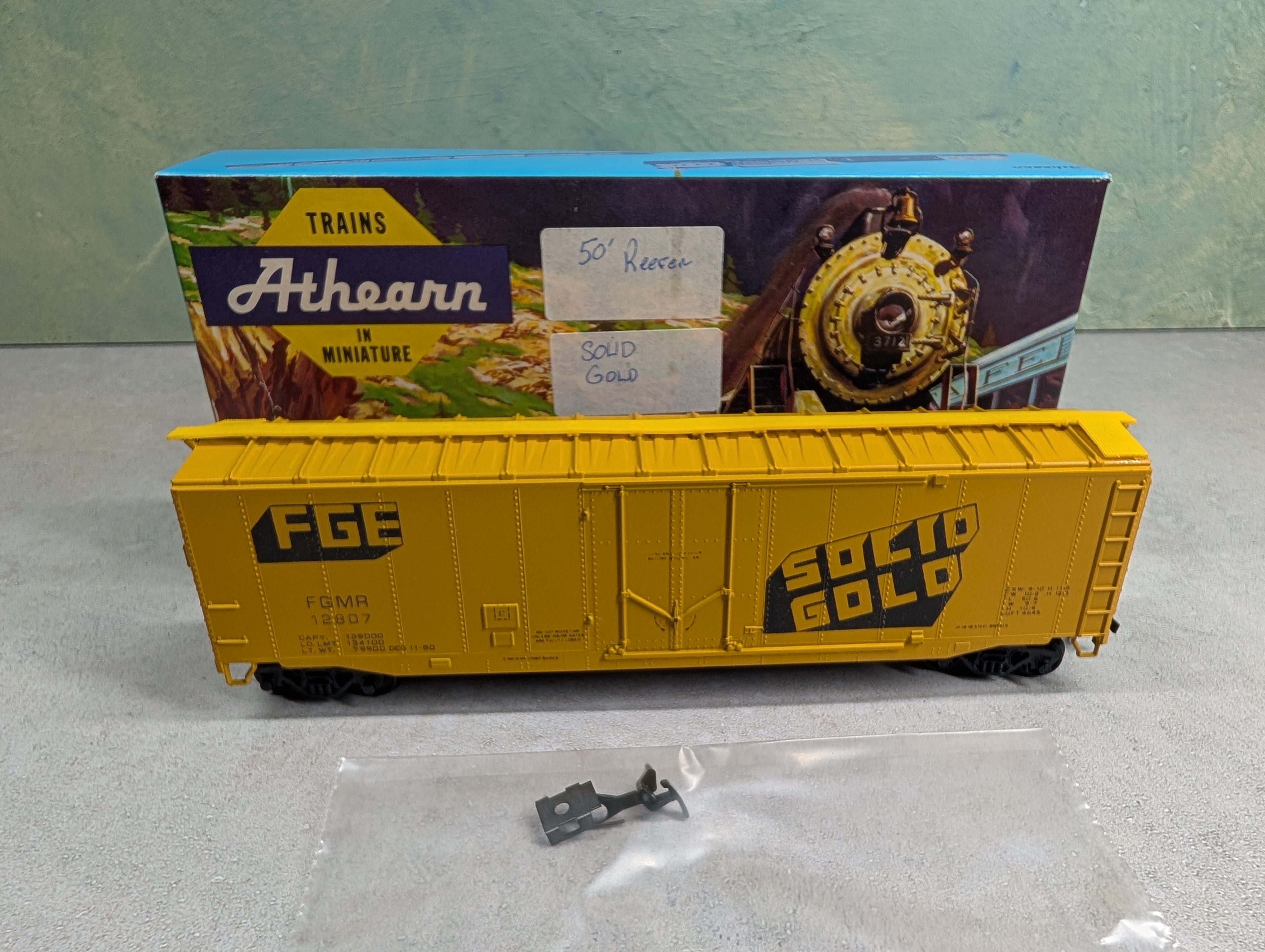 USED Athearn HO Scale 50' PD Box Car Fruit Growers Express FGMR #12807
