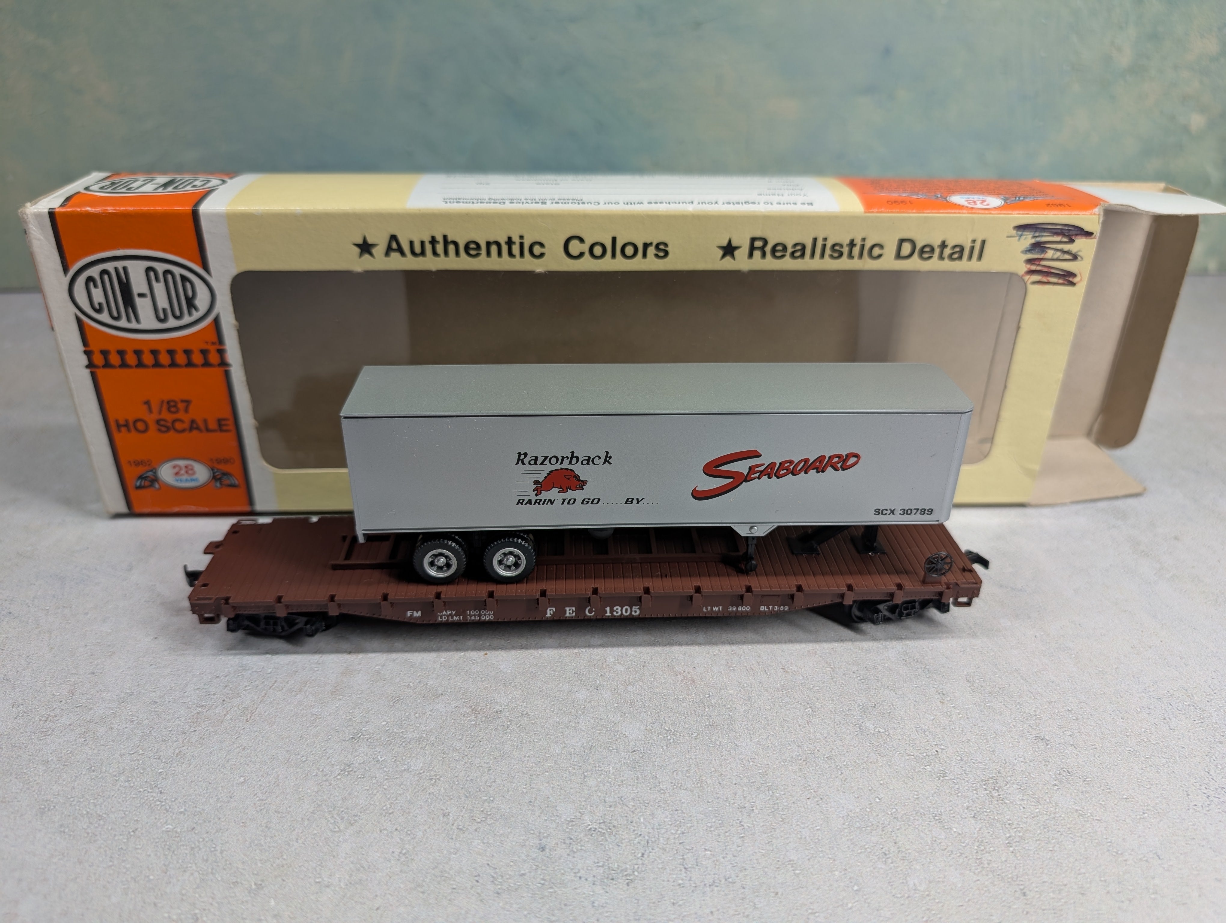 USED Con-Cor HO Scale 54' Flat Car w/ 40' Trailer Florida East Coast FEC #1305 Seaboard