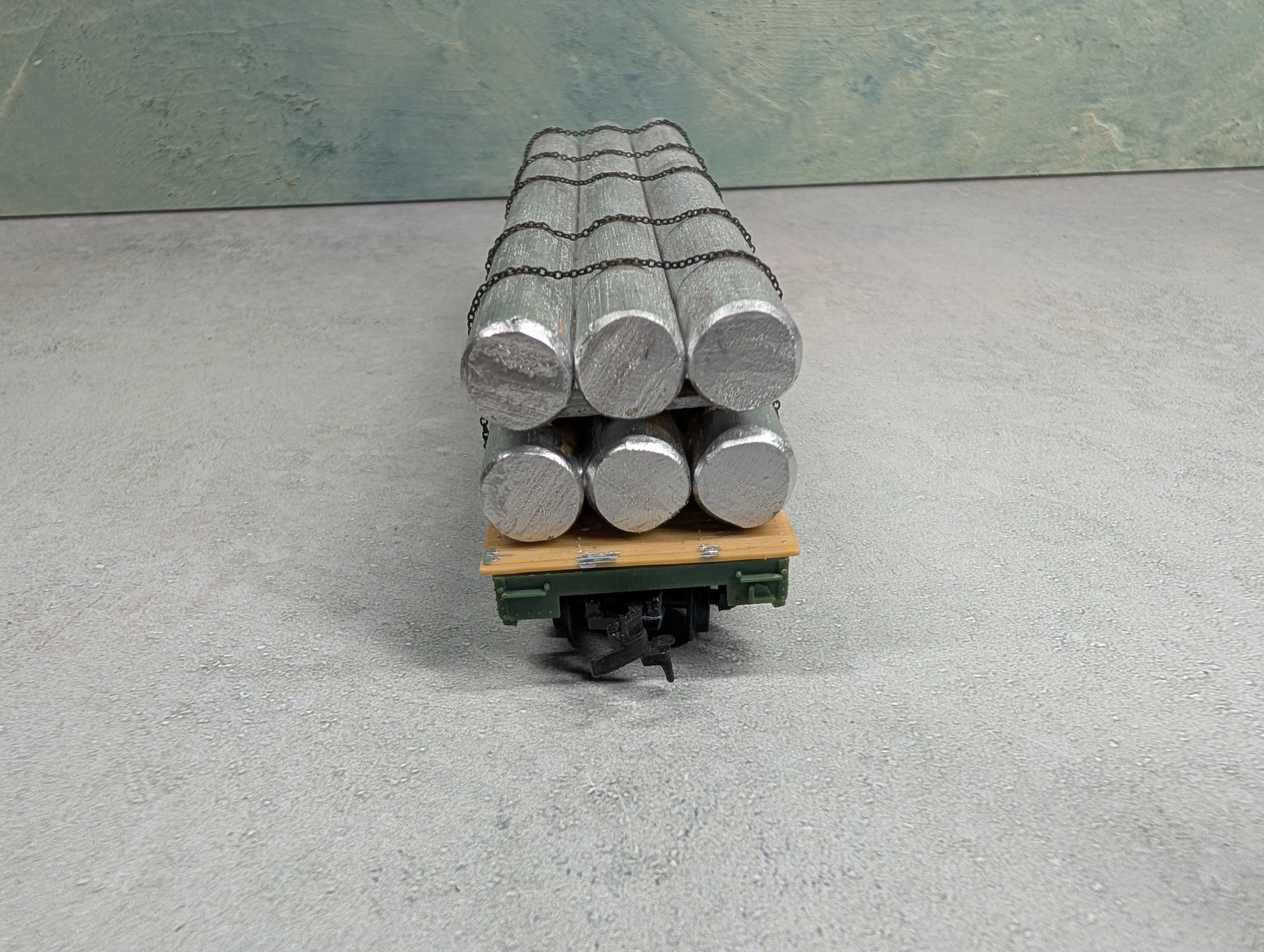 USED Mantua HO Scale 50' Flat Car Santa Fe ATSF #90806 w/ Pipe Load