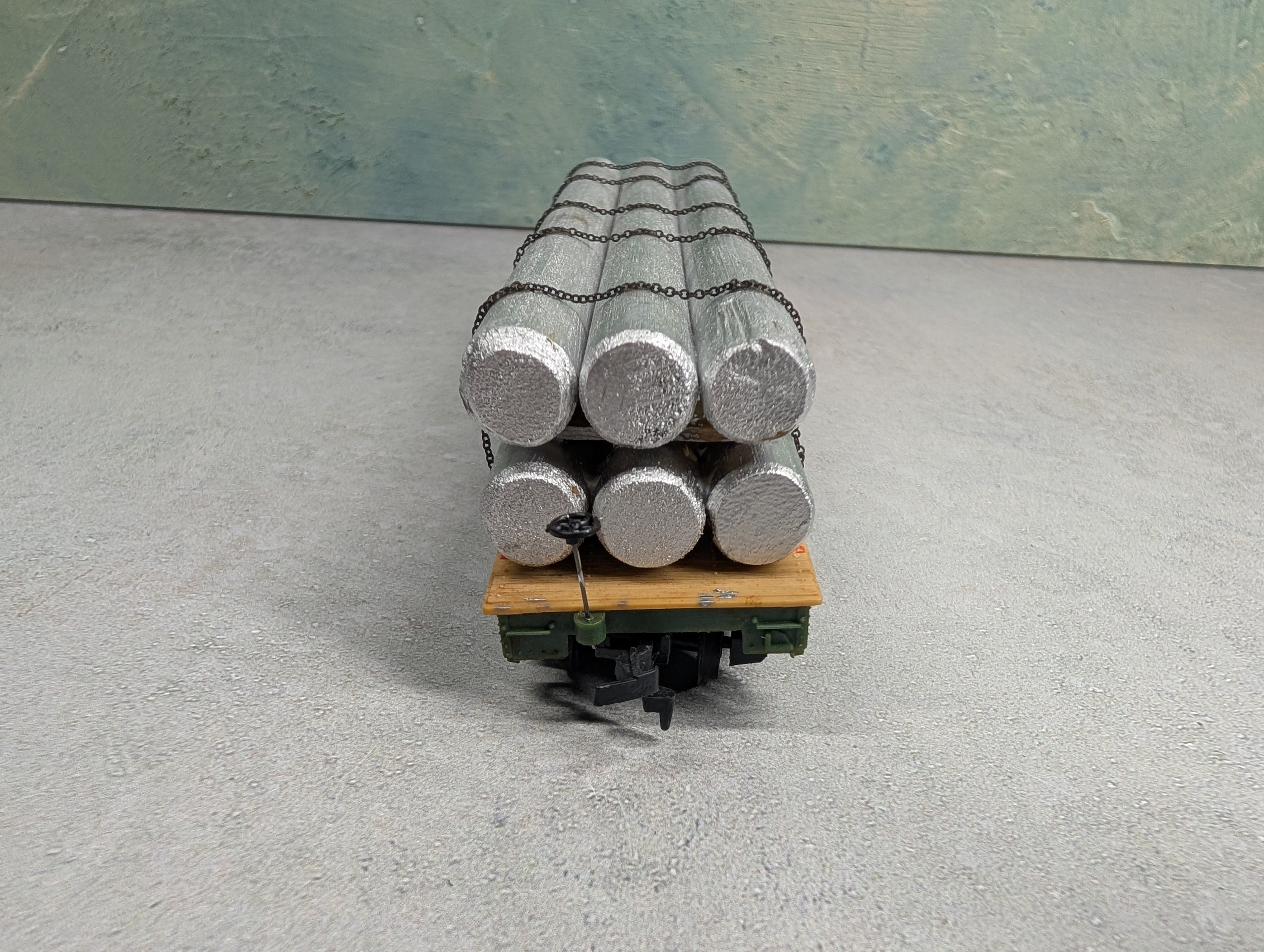 USED Mantua HO Scale 50' Flat Car Santa Fe ATSF #90806 w/ Pipe Load