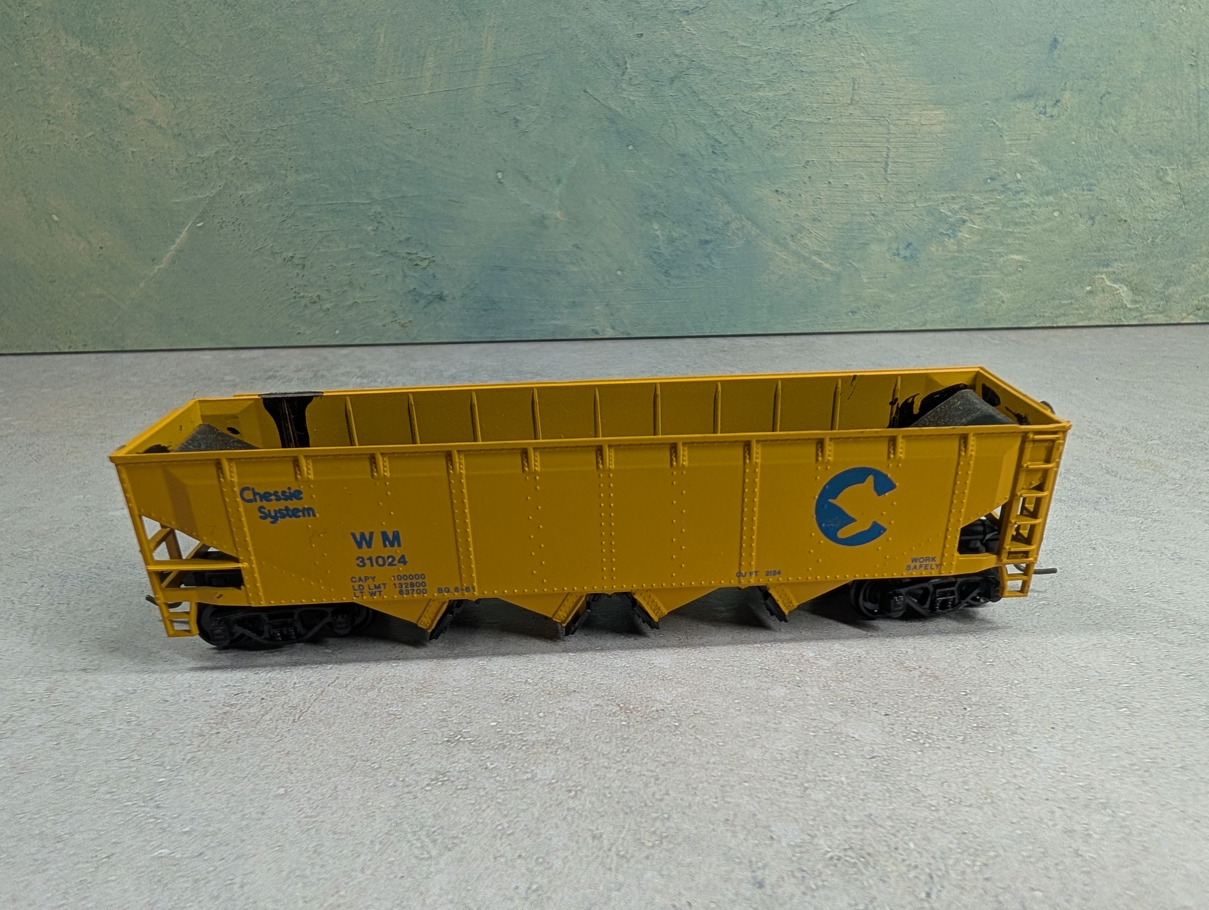 USED Athearn HO Scale Quad Hopper Chessie System WM #31024 Bev-Bel